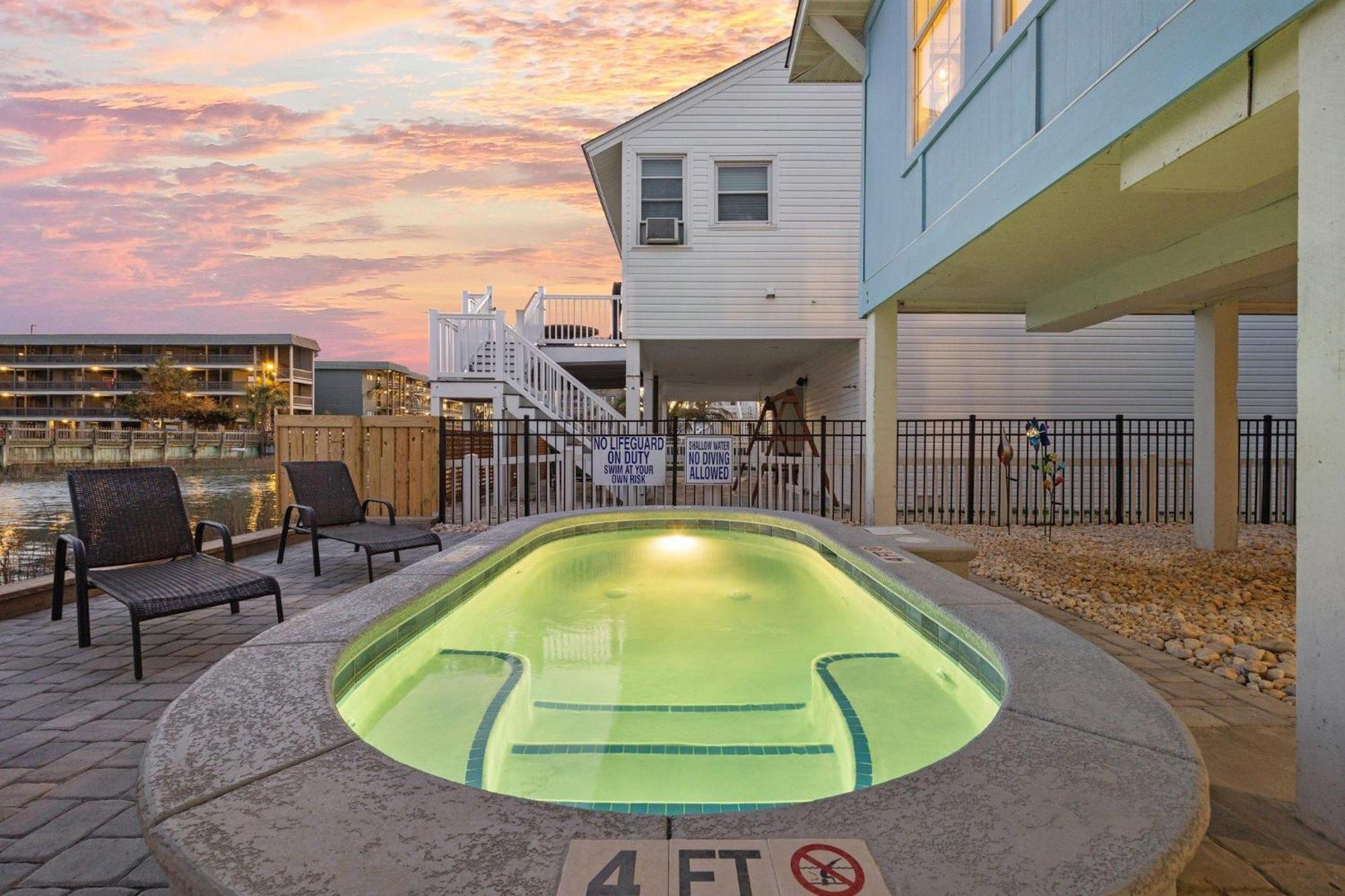 Charlie's Retreat Myrtle Beach