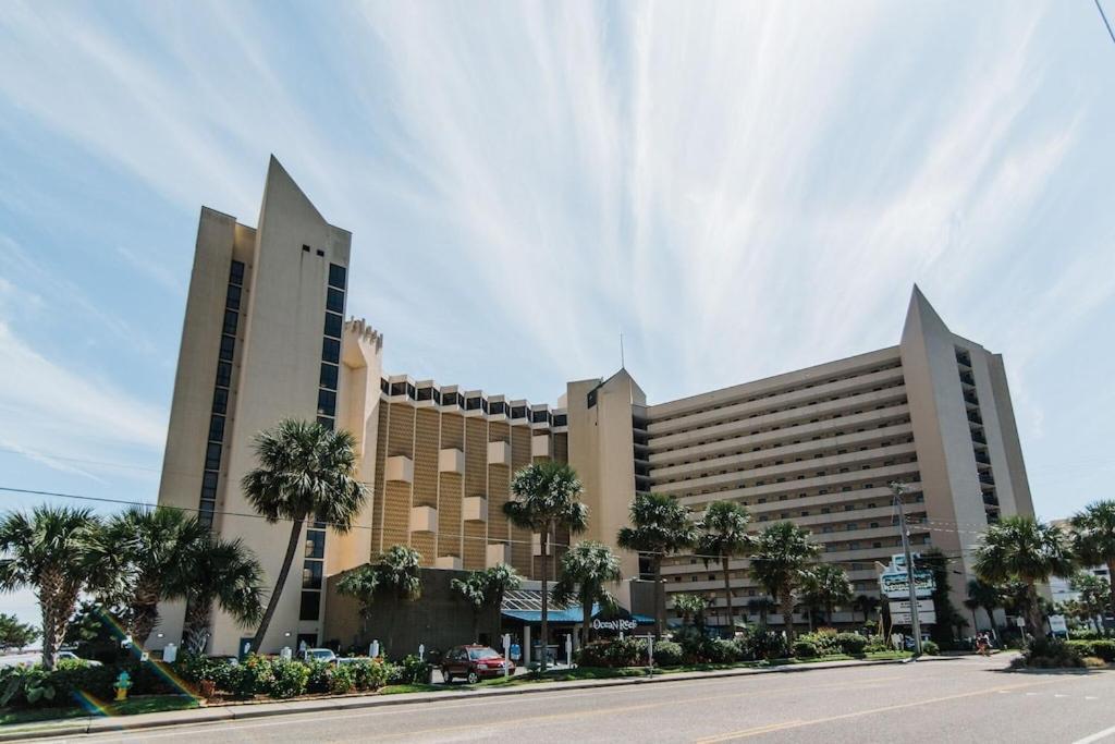 Ocean Reef Resort, Unit 626, 4 Bedroom, 3 Bath, Direct Oceanfront Aparthotel *