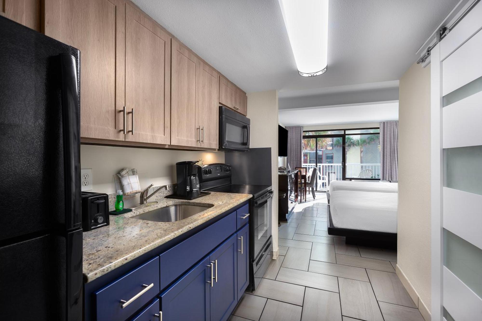 Captain's Quarters Hotel