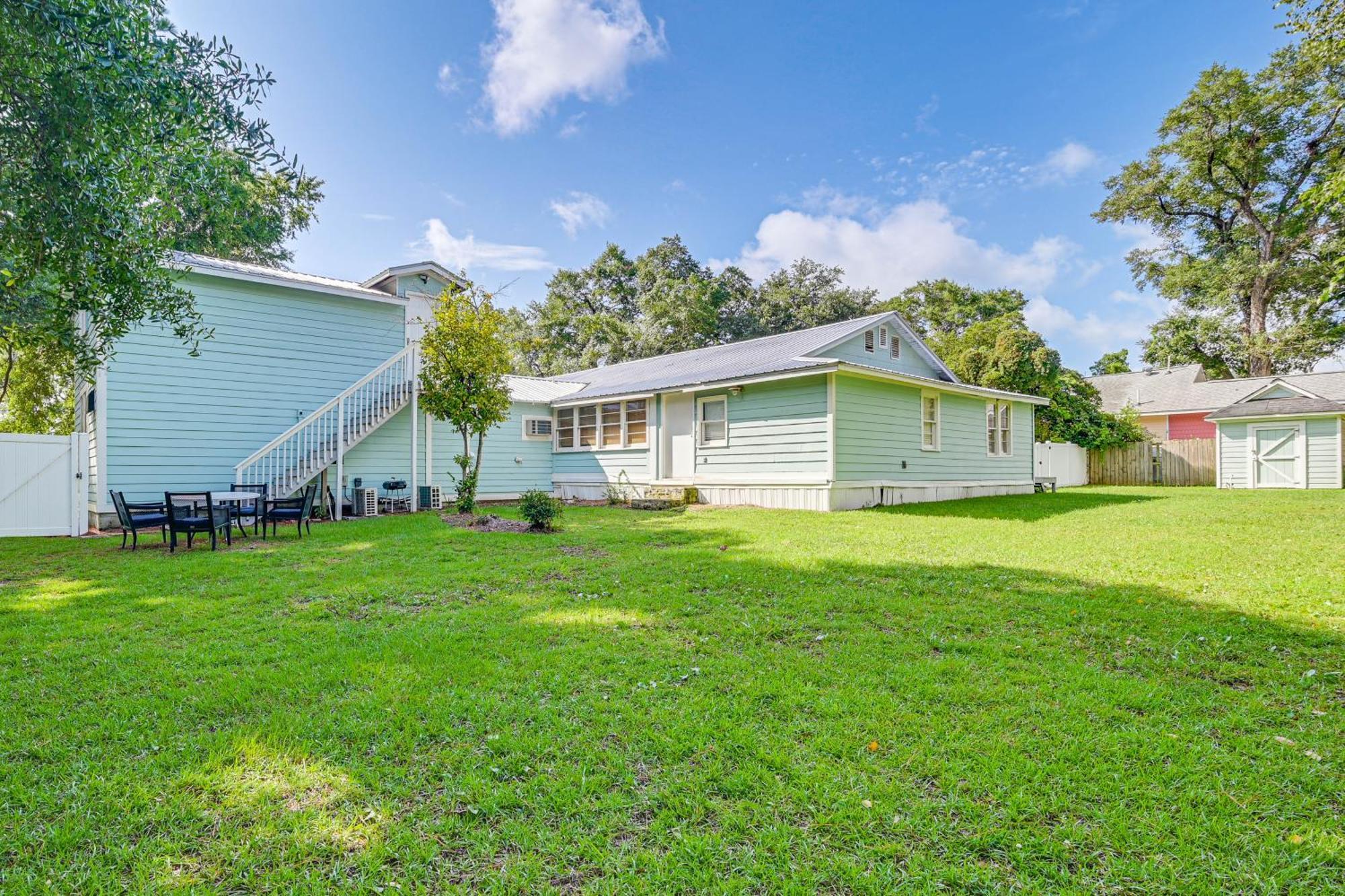 Cozy Murrells Inlet - Walkable! *