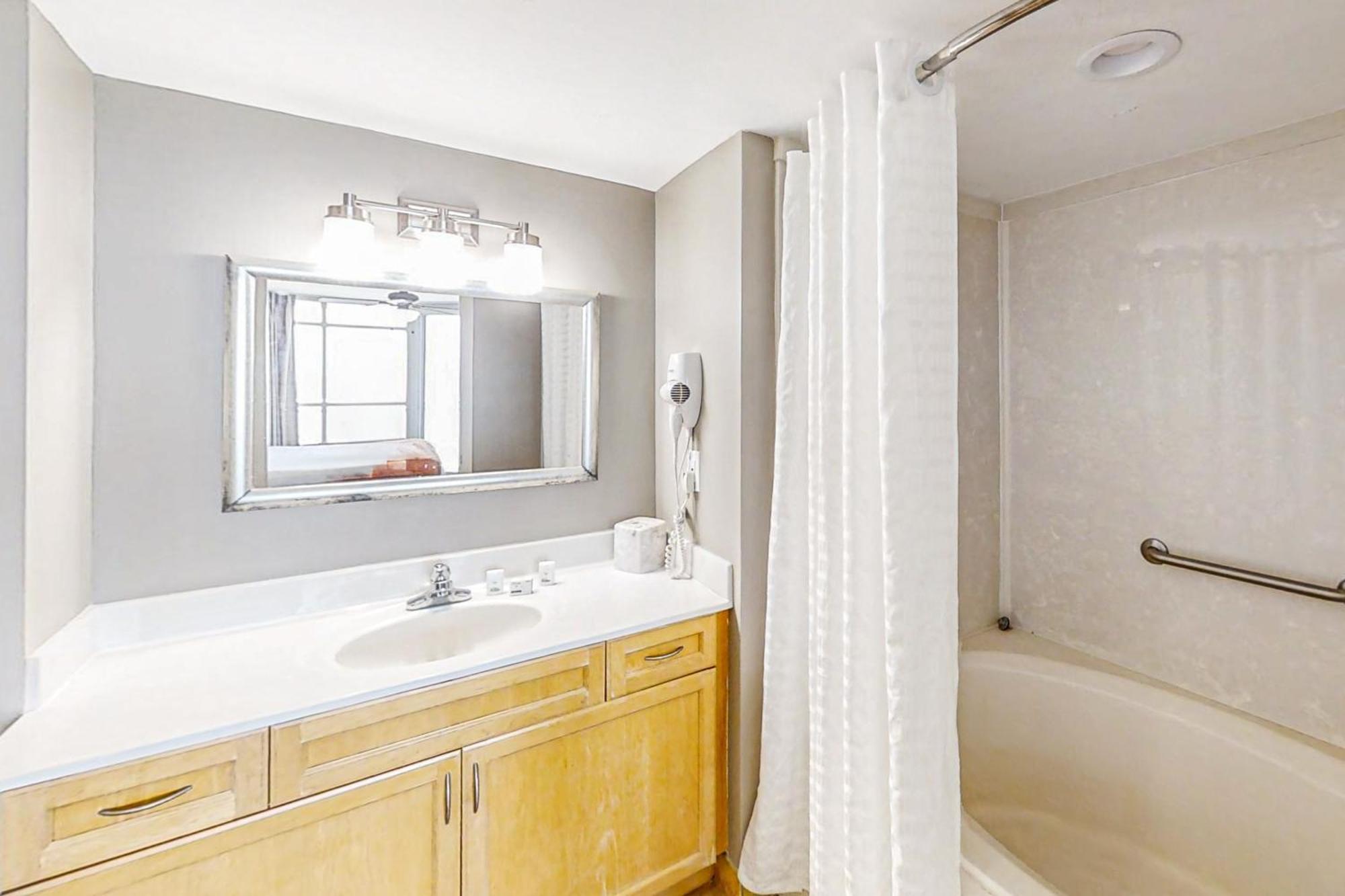 Sunrise Tides At The Cherry Grove Pier Apartment *