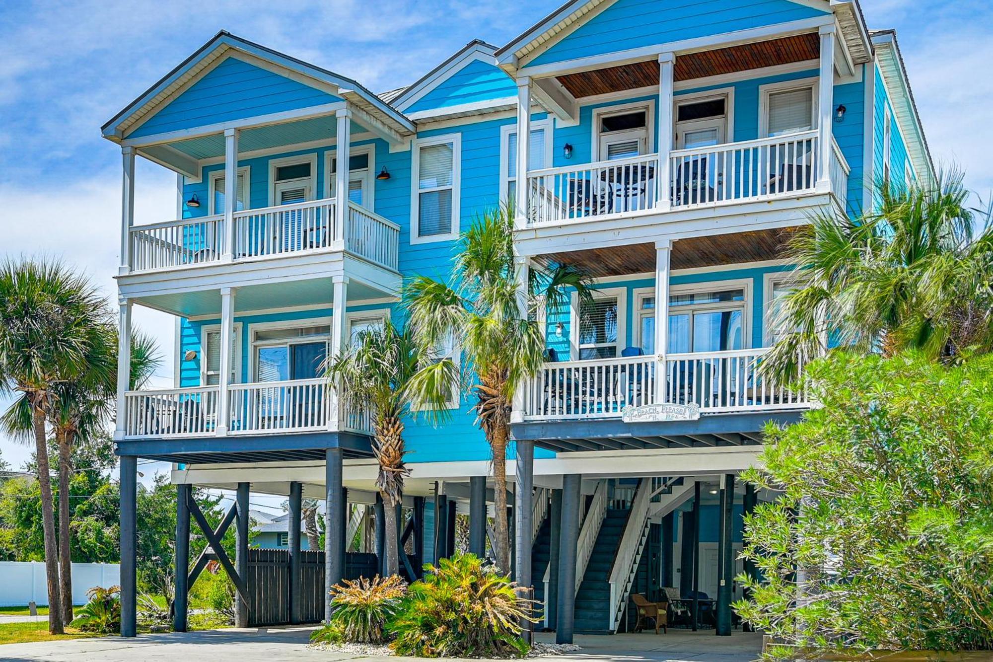 Luxury With Ocean View, Private Pool, And Hot Tub Holiday home