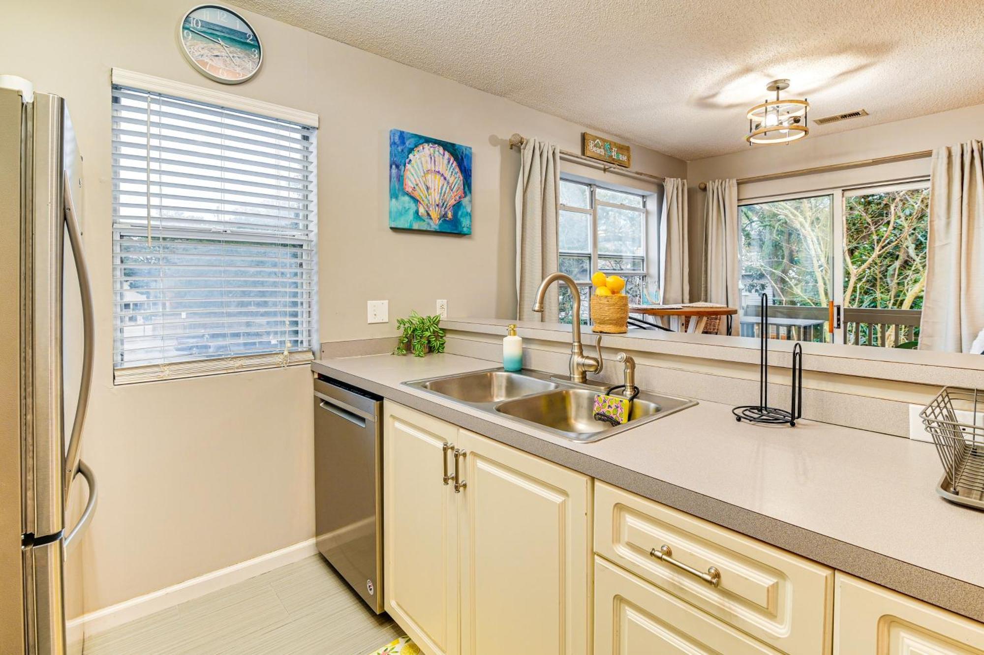Myrtle Retreat With Balcony Near Boardwalk! * Myrtle Beach