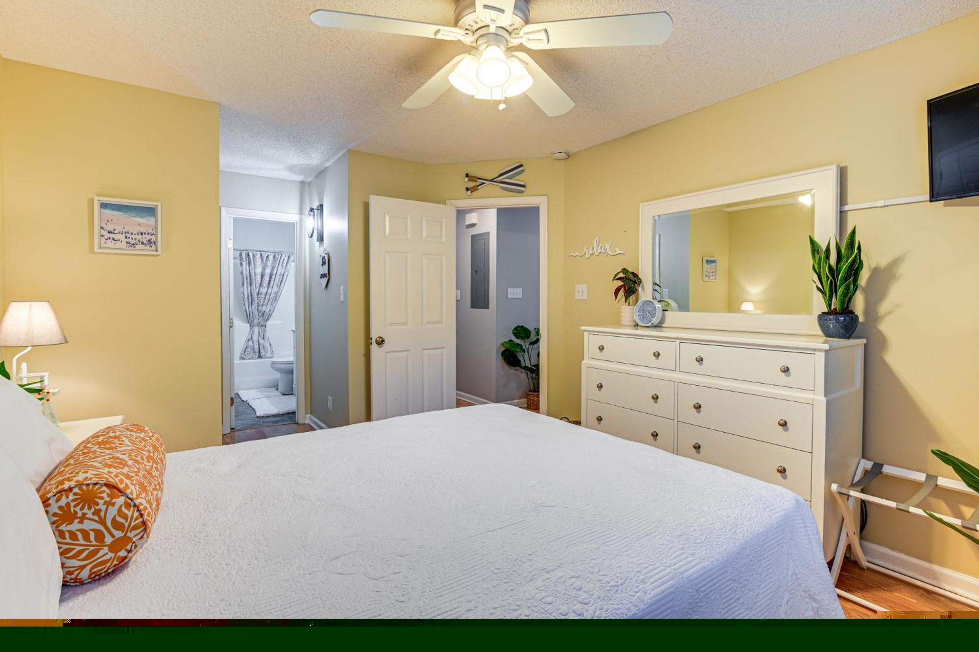 Myrtle Retreat With Balcony Near Boardwalk!