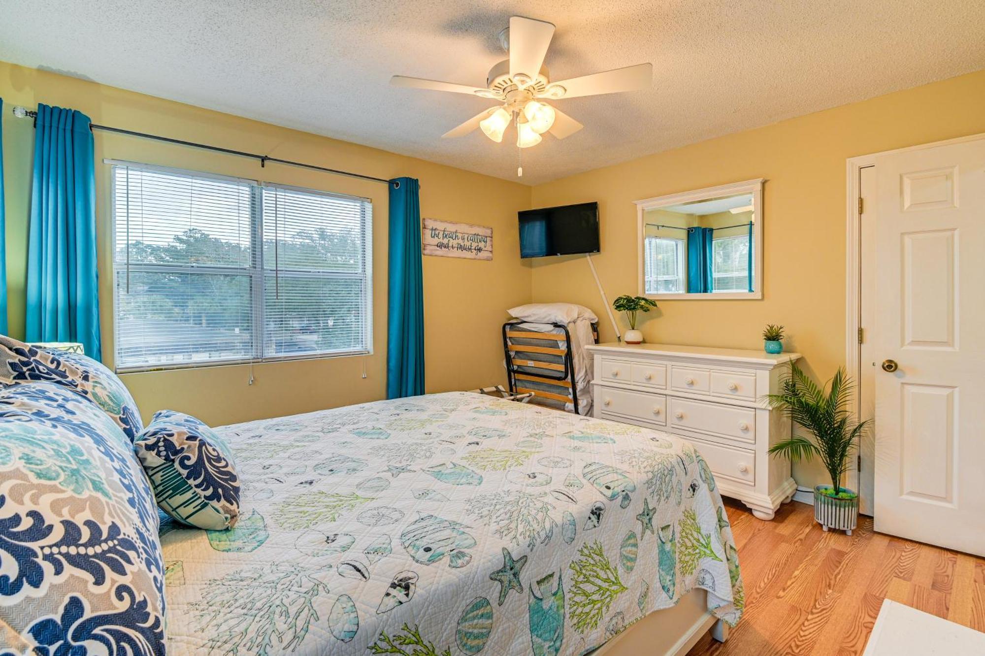 Apartment Myrtle Retreat With Balcony Near Boardwalk! Myrtle Beach
