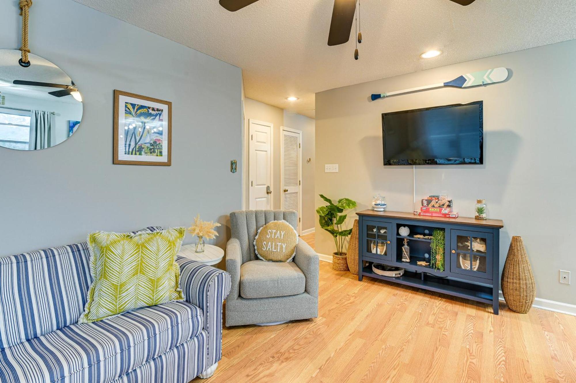 Myrtle Retreat With Balcony Near Boardwalk! Apartment Myrtle Beach