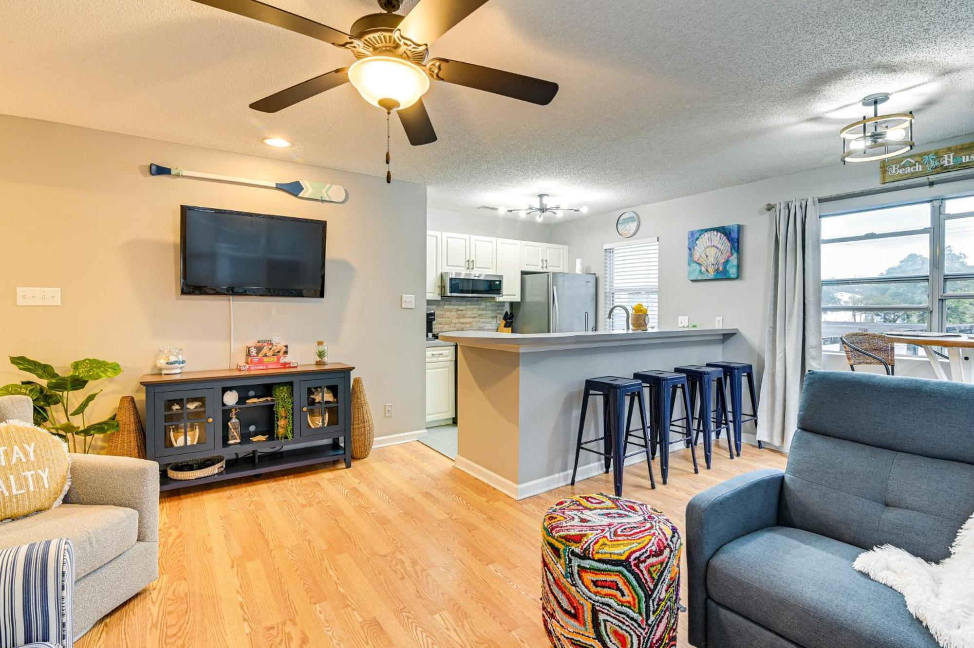 Apartment Myrtle Retreat With Balcony Near Boardwalk!