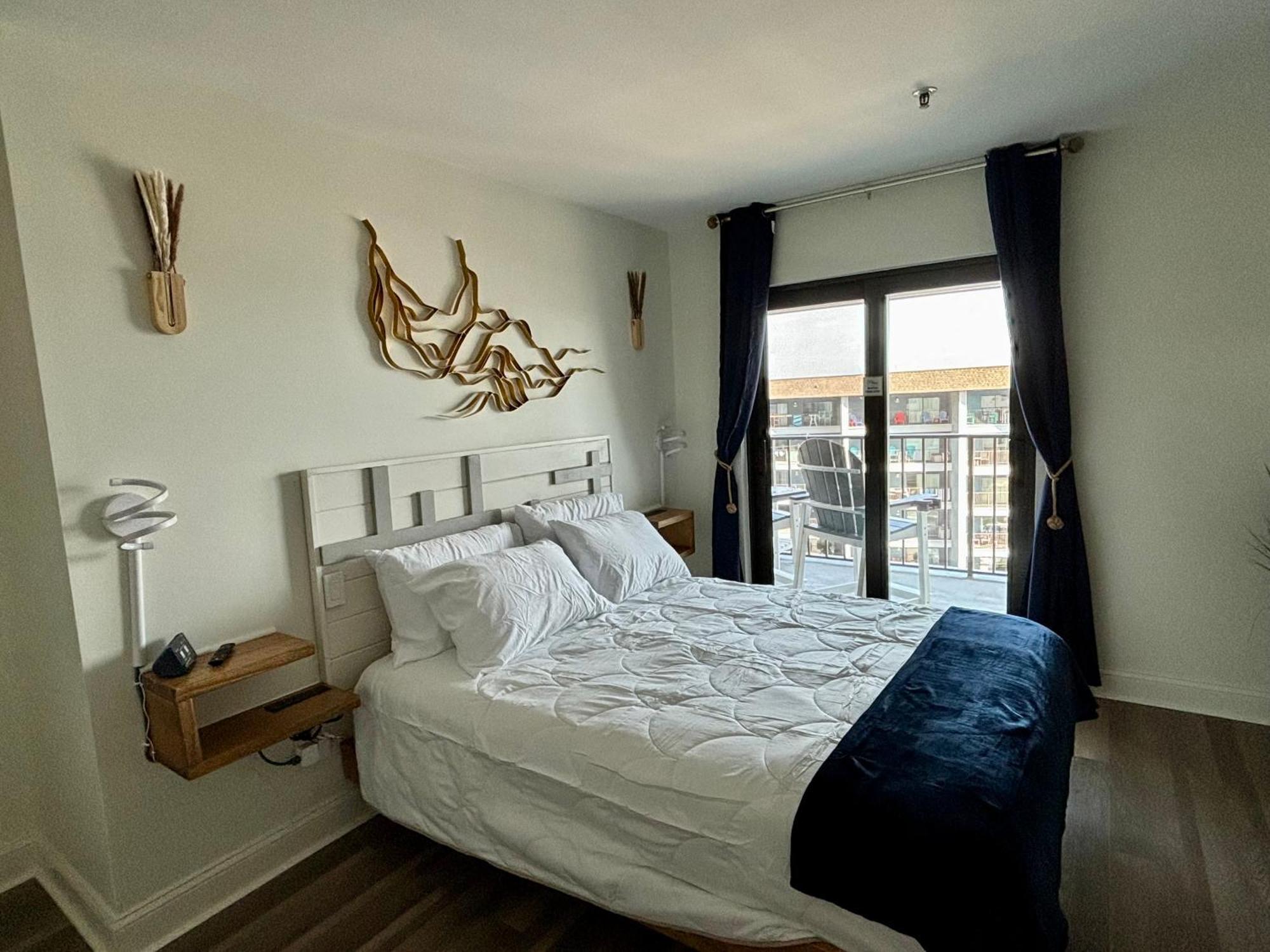 Luxe By The Sea - 5-star Beachfront Escape Apartment *