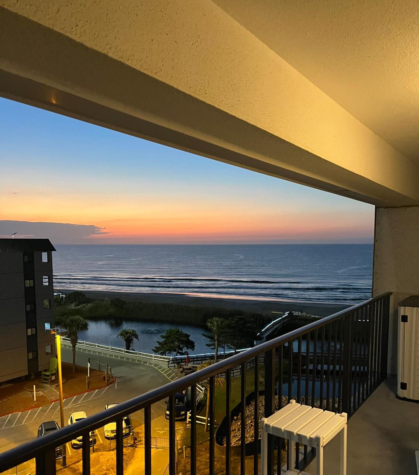 Apartment Luxe By The Sea - 5-star Beachfront Escape