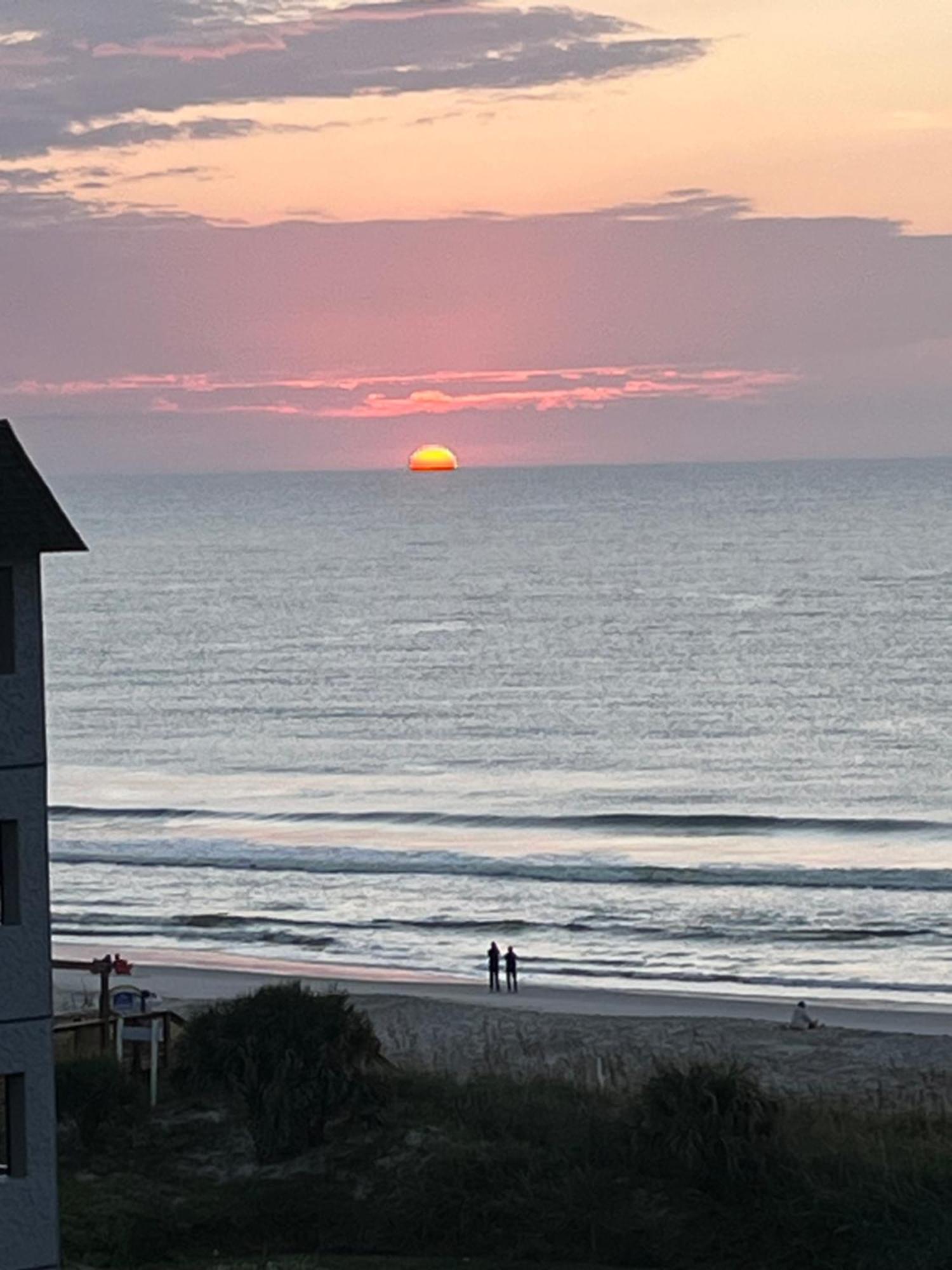 Luxe By The Sea - 5-star Beachfront Escape Apartment Myrtle Beach