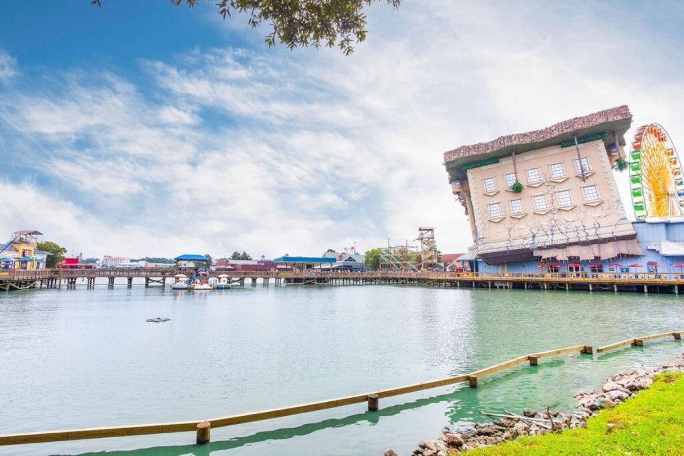 Oceanview Grande Cayman- Waterslides - Tiki Bar Myrtle Beach