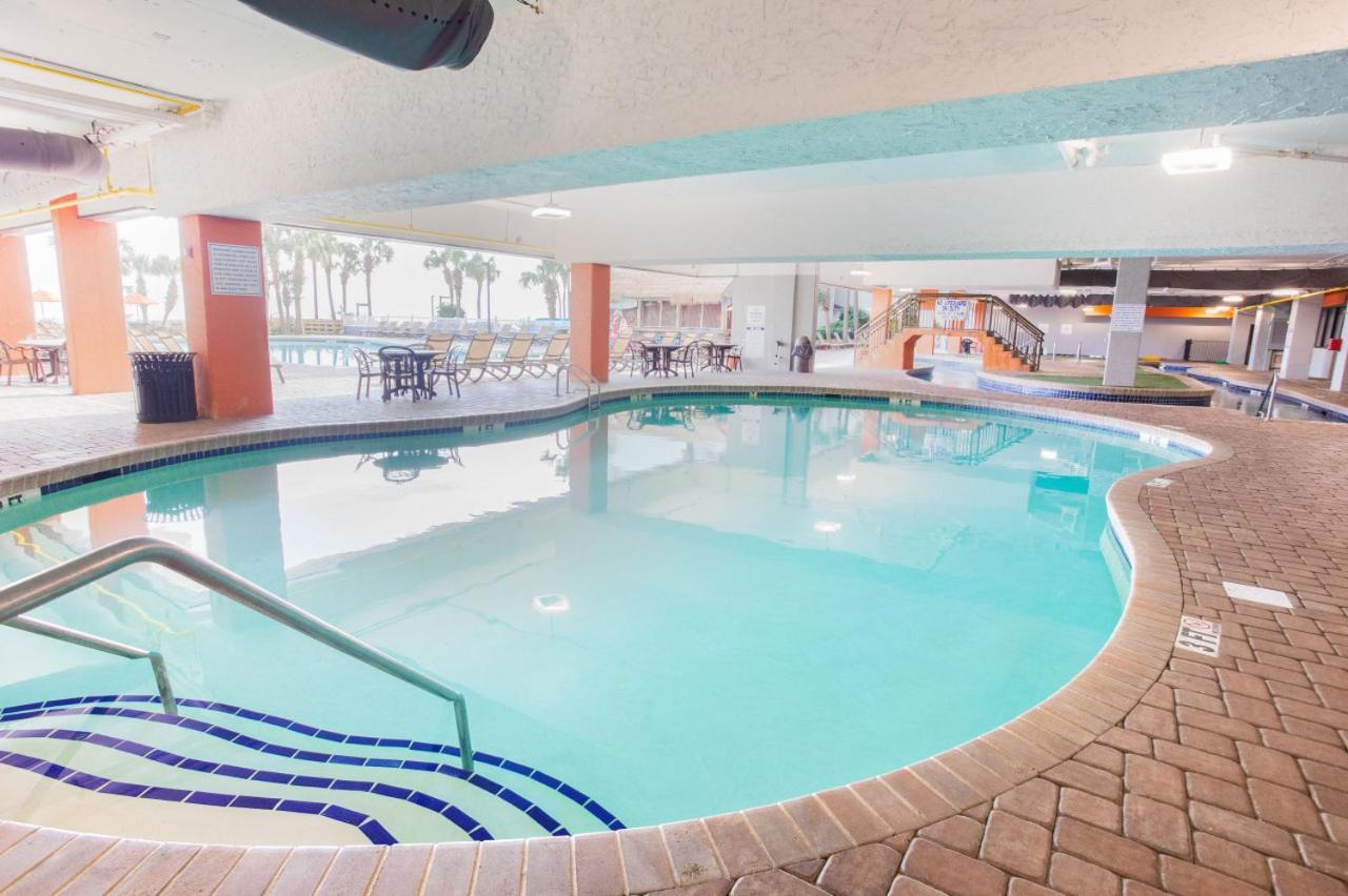 Oceanview Grande Cayman- Waterslides - Tiki Bar