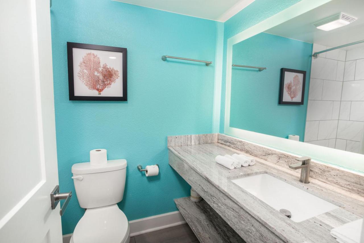 Apartment Oceanview Grande Cayman- Waterslides - Tiki Bar