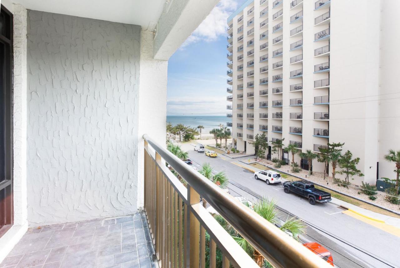 Oceanview Grande Cayman- Waterslides - Tiki Bar Apartment *