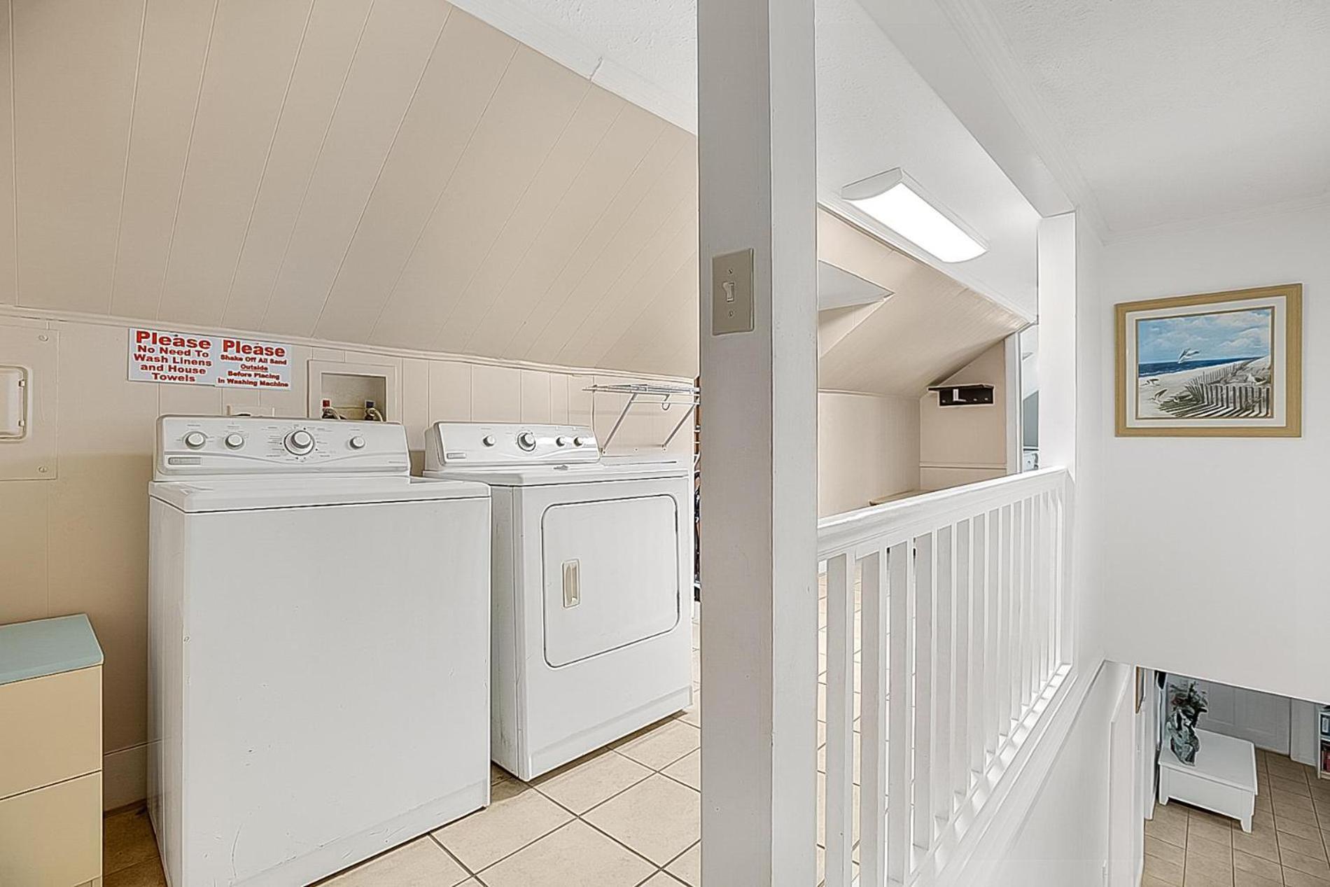 Holiday home The Margaritaville House! Sleeps 13! Ocean Views And Rooftop Deck