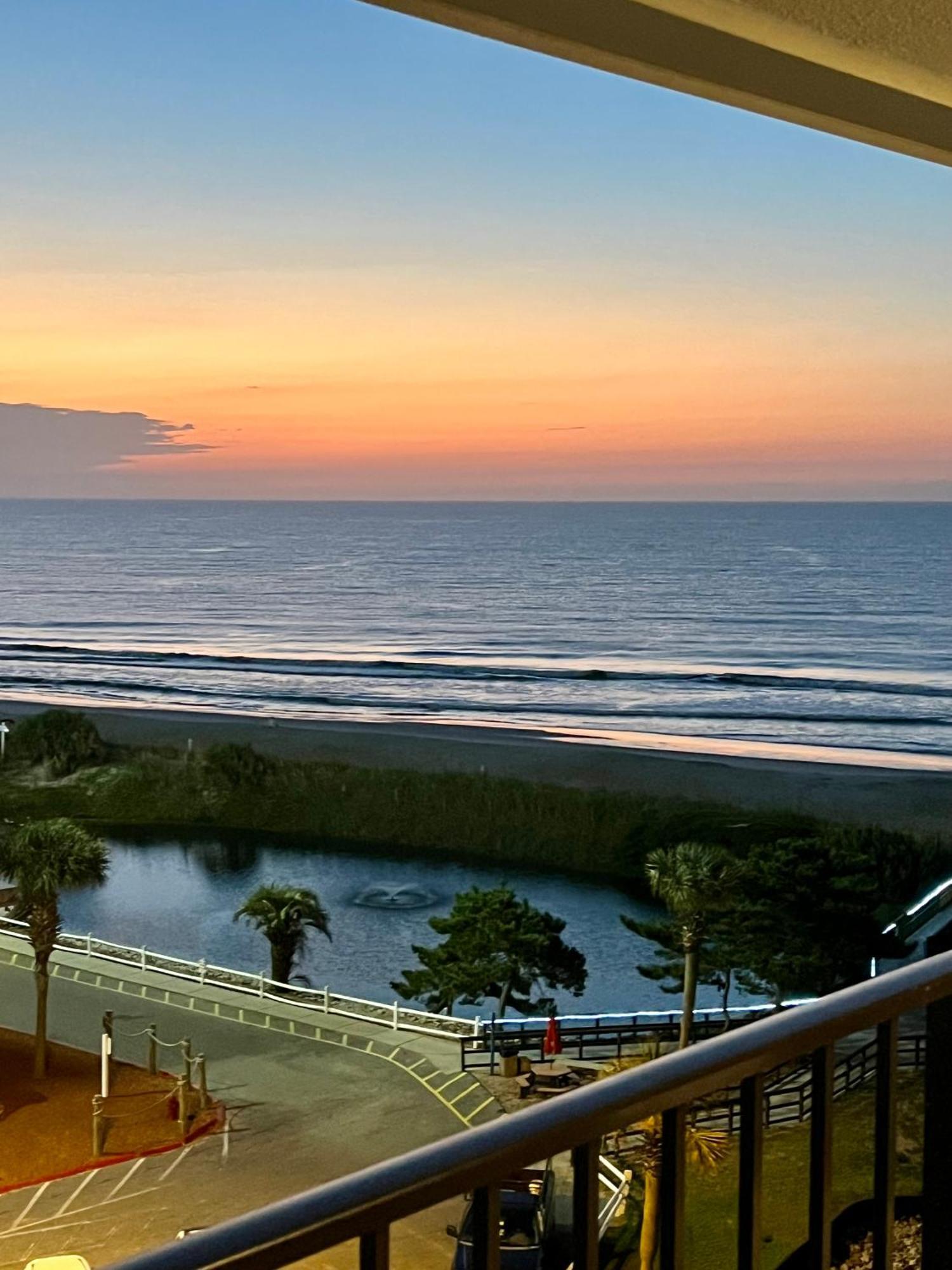 Luxe By The Sea - 5-star Beachfront Escape *