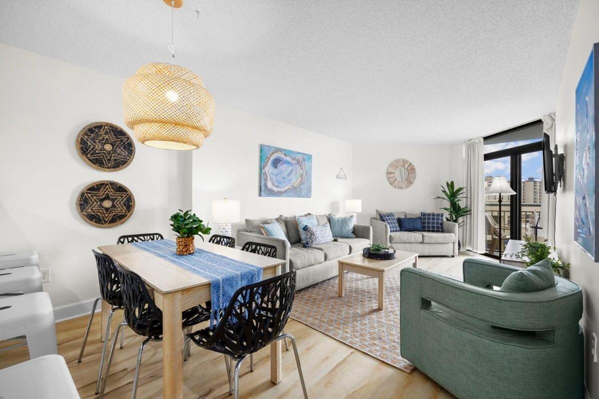 Apartment Wow! Oceanview 3 Bedroom Condo! Pool & Private Balcony Myrtle Beach