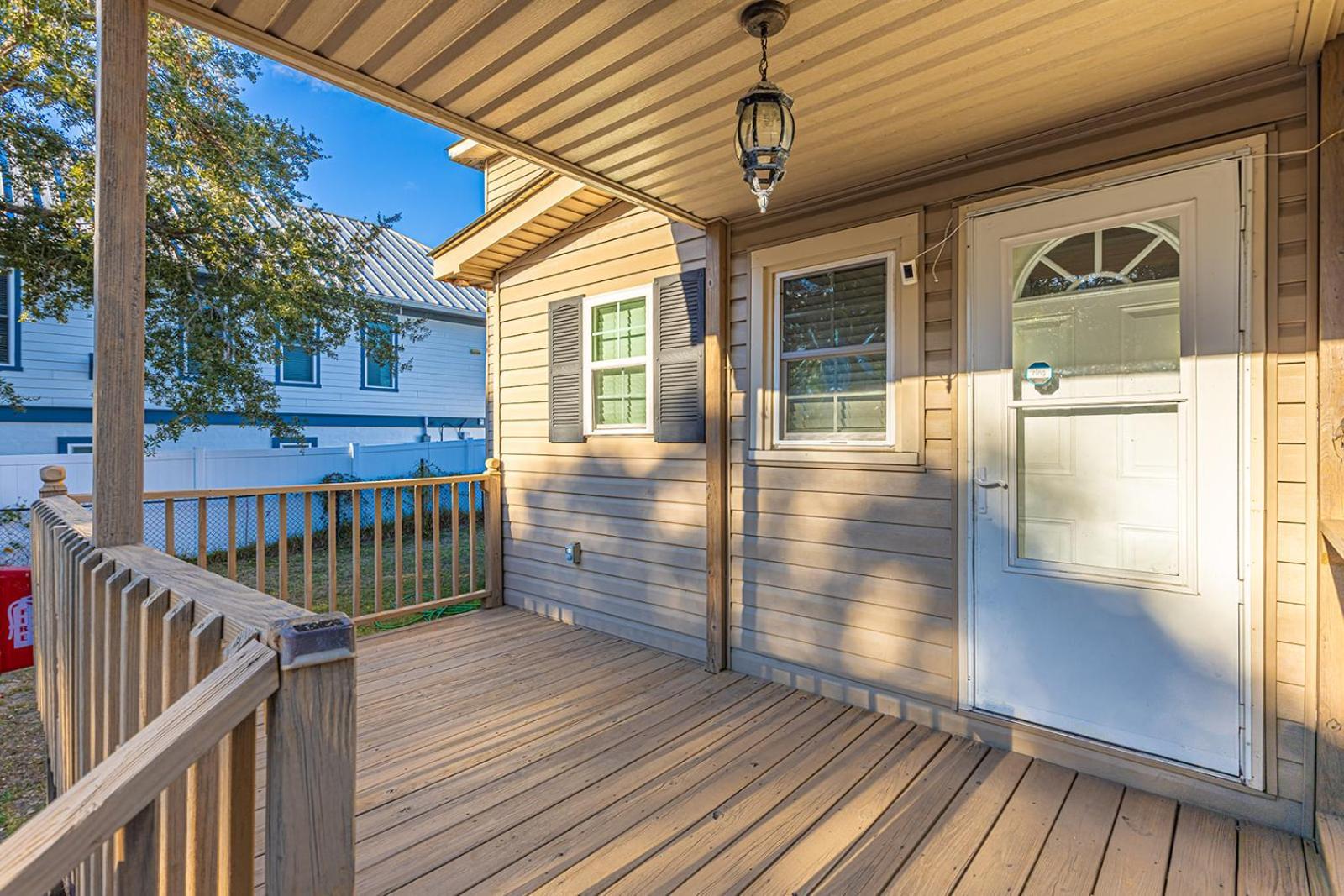 Holiday home Dazzling Centrally Located Ocean View W 2 Kings, Huge Private Yard, 2 Decks, Firepit, Bbq Myrtle Beach