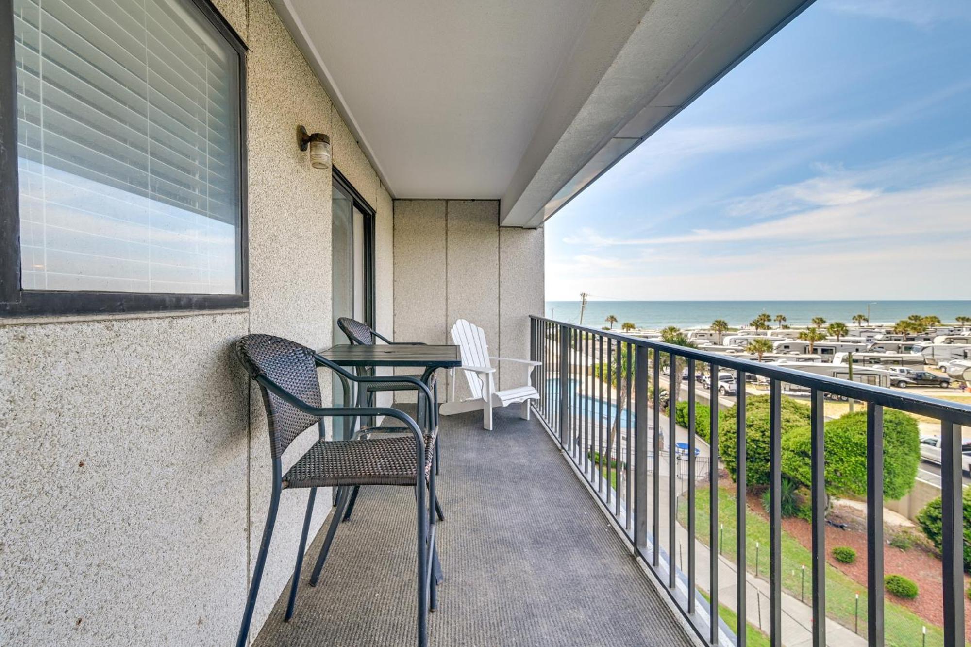 Myrtle With Pool - Walk To Beach! Apartment
