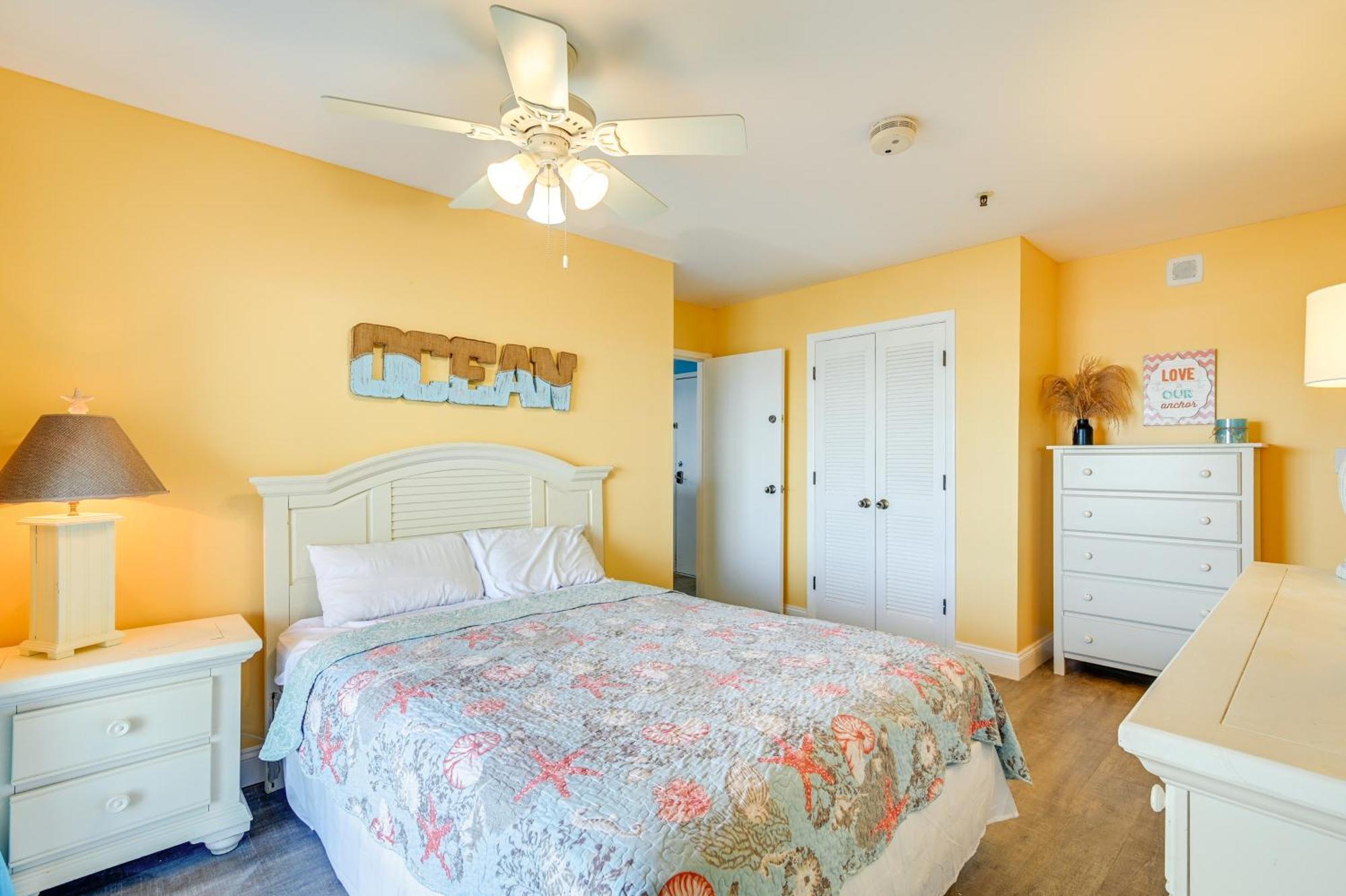 Apartment Myrtle With Pool - Walk To Beach!