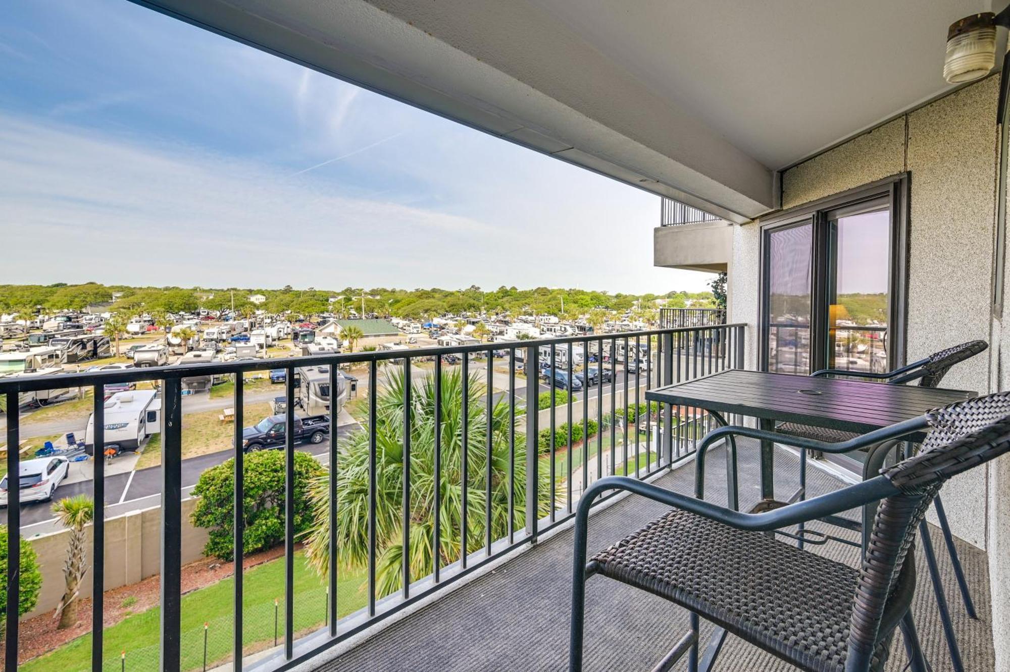 Myrtle With Pool - Walk To Beach! Apartment Myrtle Beach