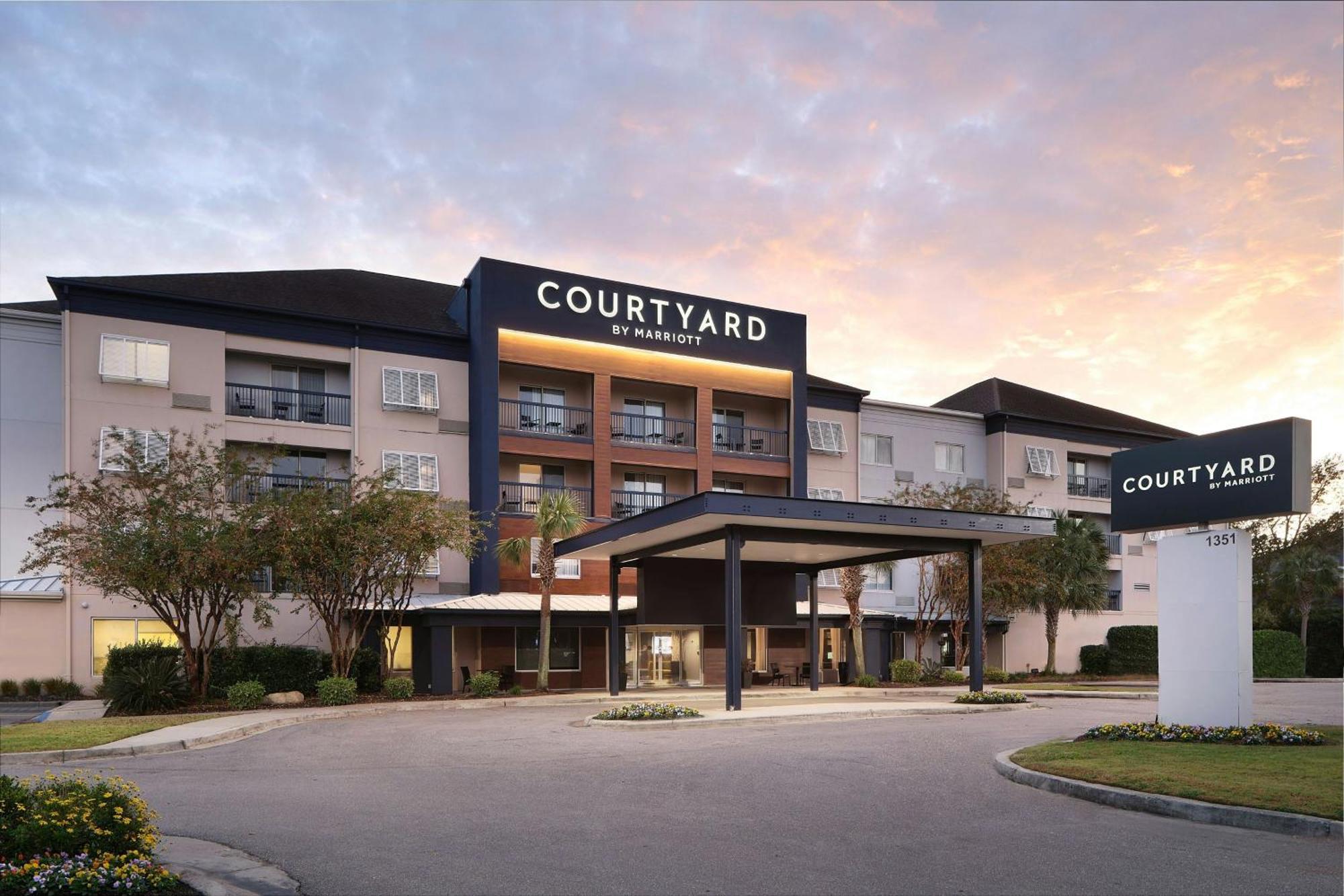 Courtyard By Marriott Myrtle Broadway