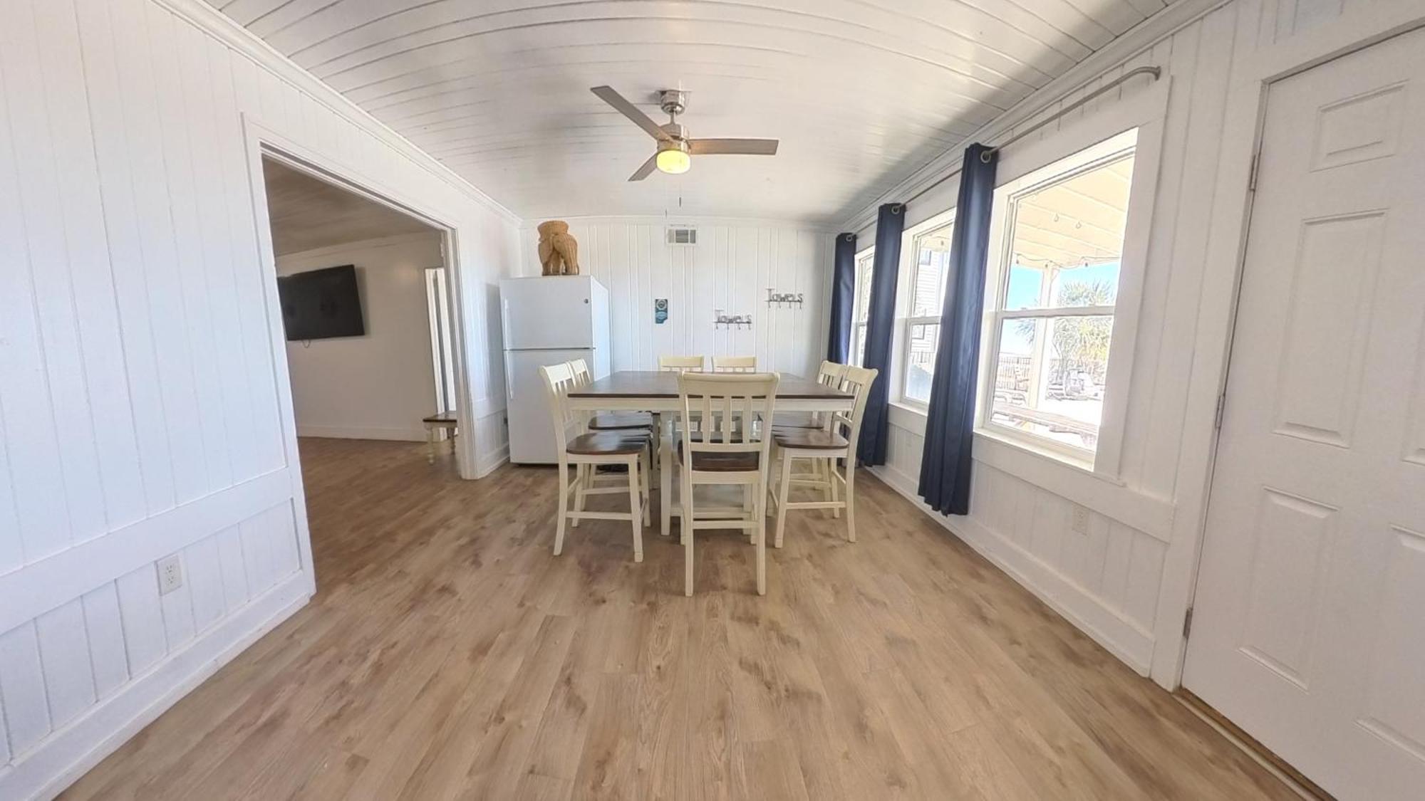 Oceanfront, Centrally Located, Huge 5k Sq Ft W Huge Private Pool, Hot Tub, & Gameroom