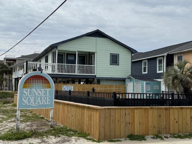 Sunset Square 104 L