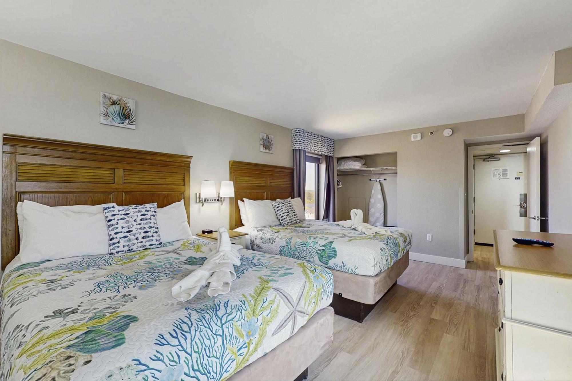 Compass Cove 871
