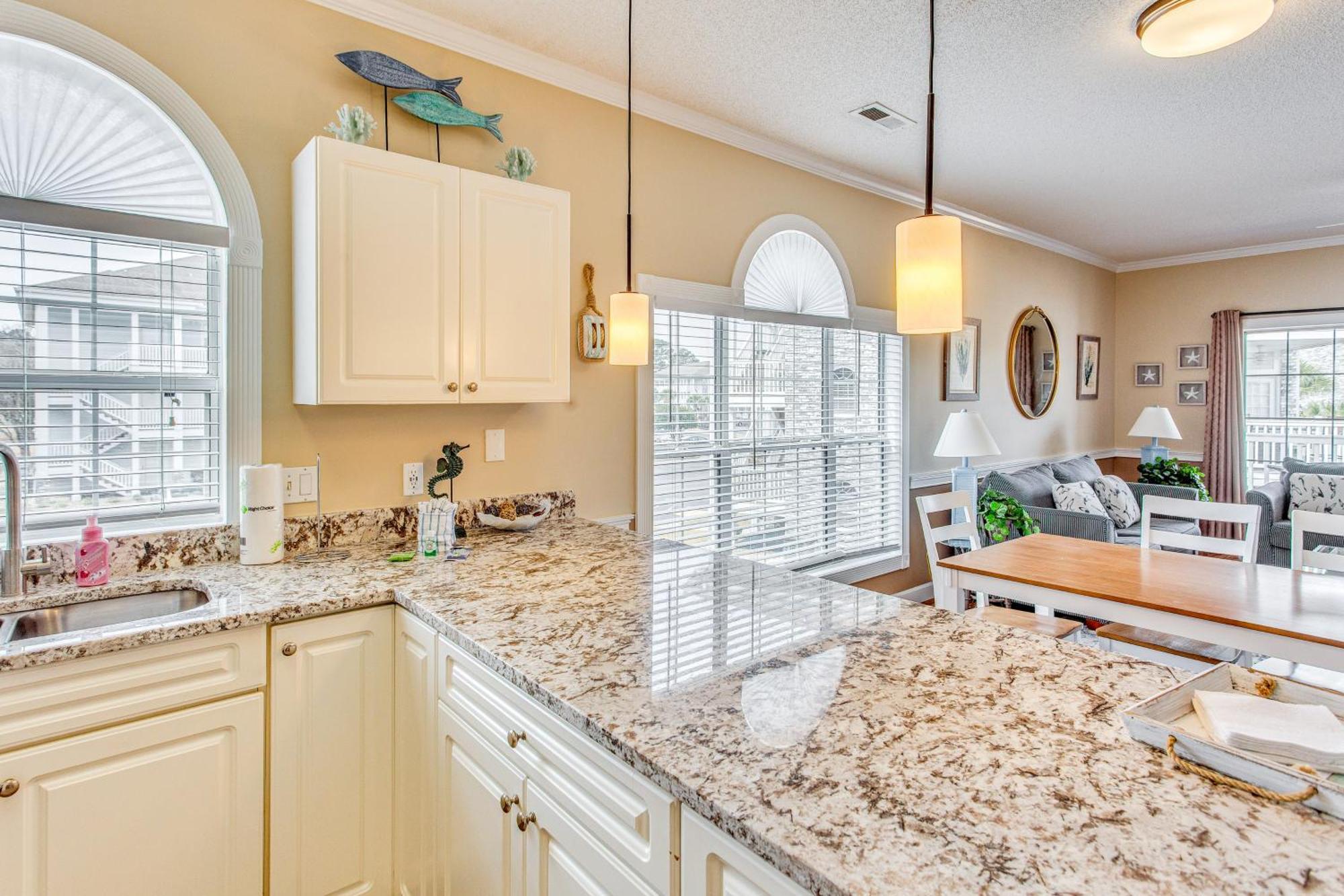 Pet-friendly Myrtle Escape With Pool Views! Apartment Myrtle Beach