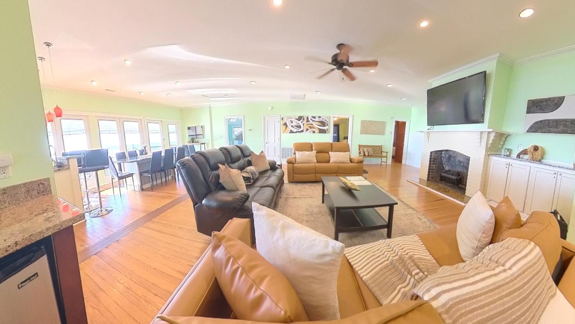 Posh Oceanfront Oasis: Private Pool, & Game Holiday home Myrtle Beach