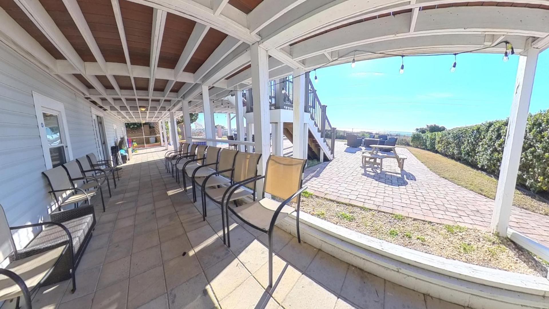 Posh Oceanfront Oasis: Private Pool, & Game Holiday home *
