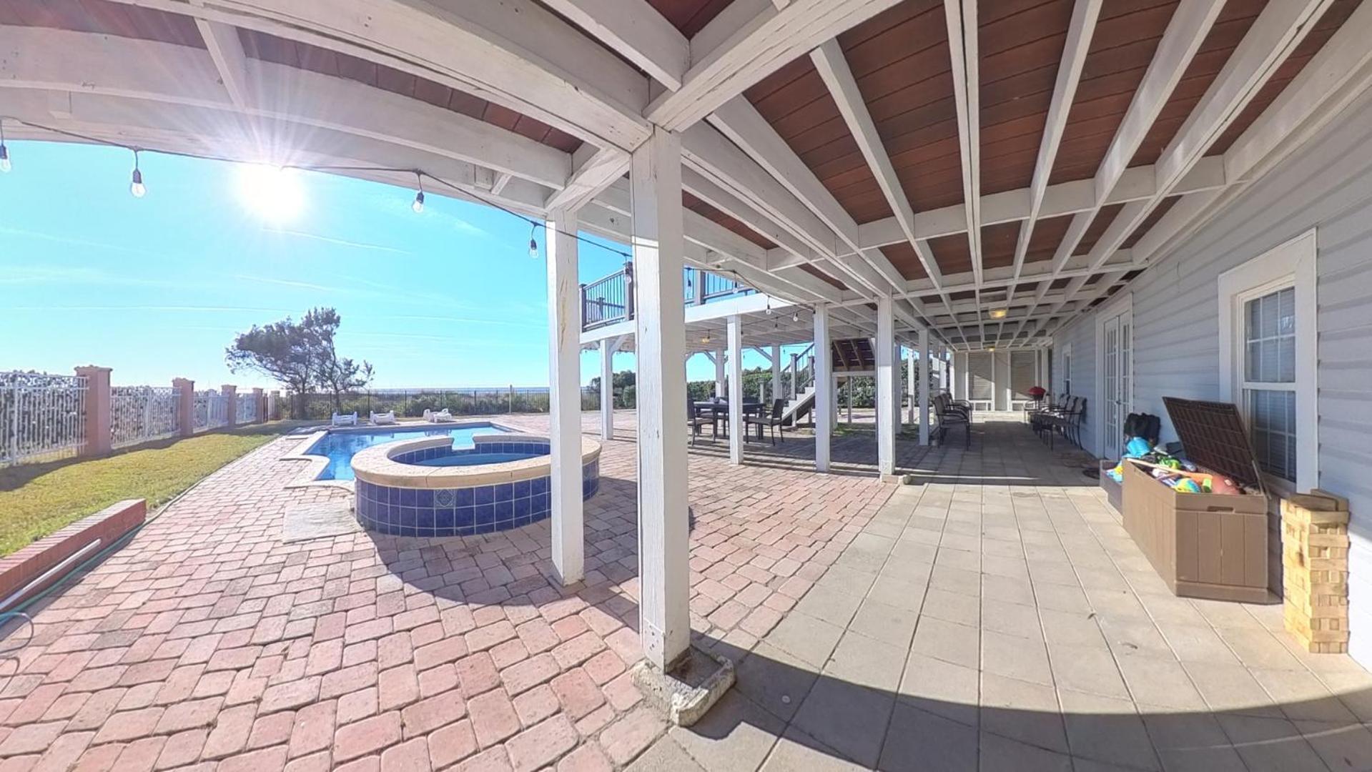 Posh Oceanfront Oasis: Private Pool, & Game Holiday home