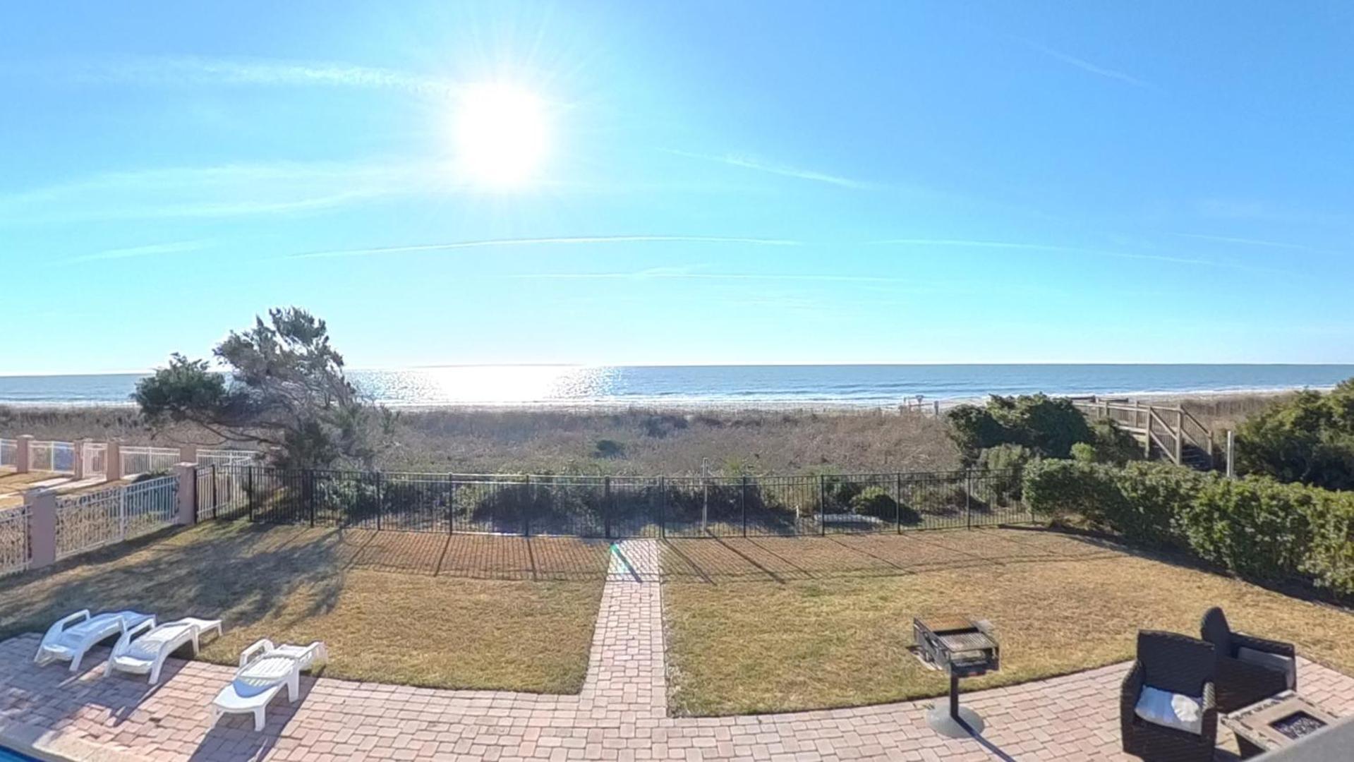 Posh Oceanfront Oasis: Private Pool, & Game Holiday home