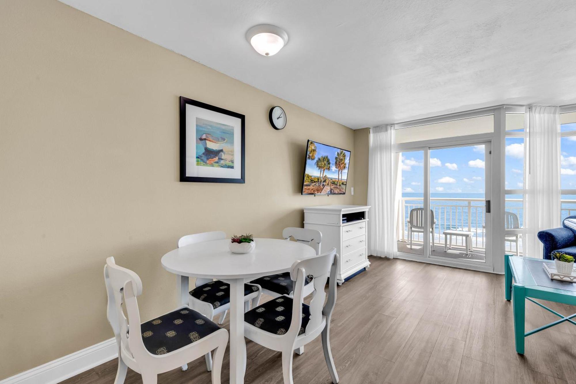 Carolinian Apartment *