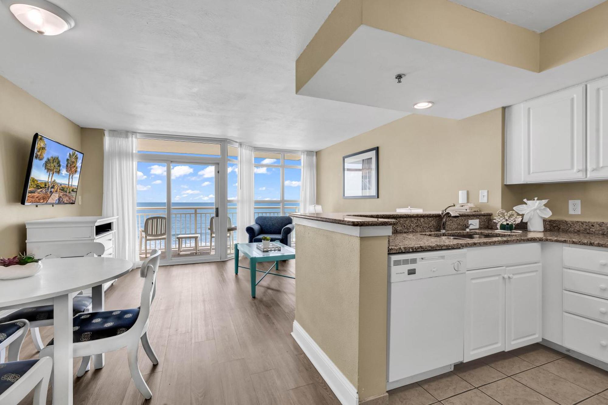 Carolinian Apartment *