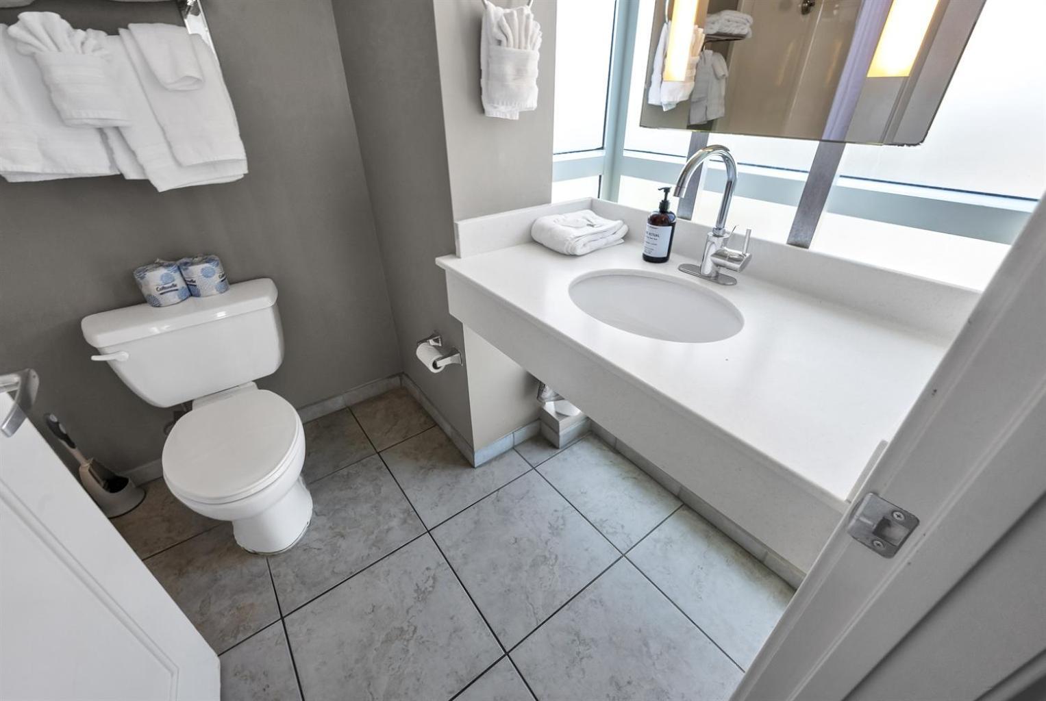 Oceanfront Myrtle Beach 2-Br Condo With Hot Tubs * Myrtle Beach