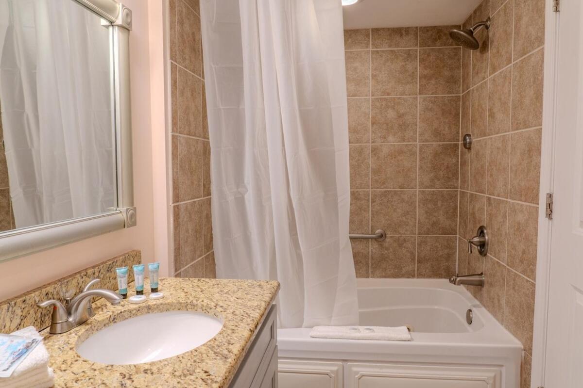 Towers On The Grove 724 Direct Oceanfront Sleeps 6 Guests