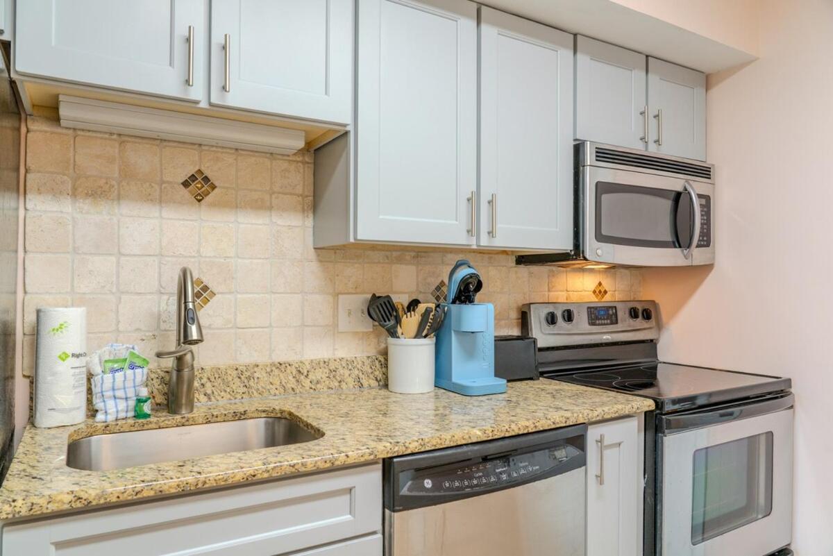 Towers On The Grove 724 Direct Oceanfront Sleeps 6 Guests Apartment *