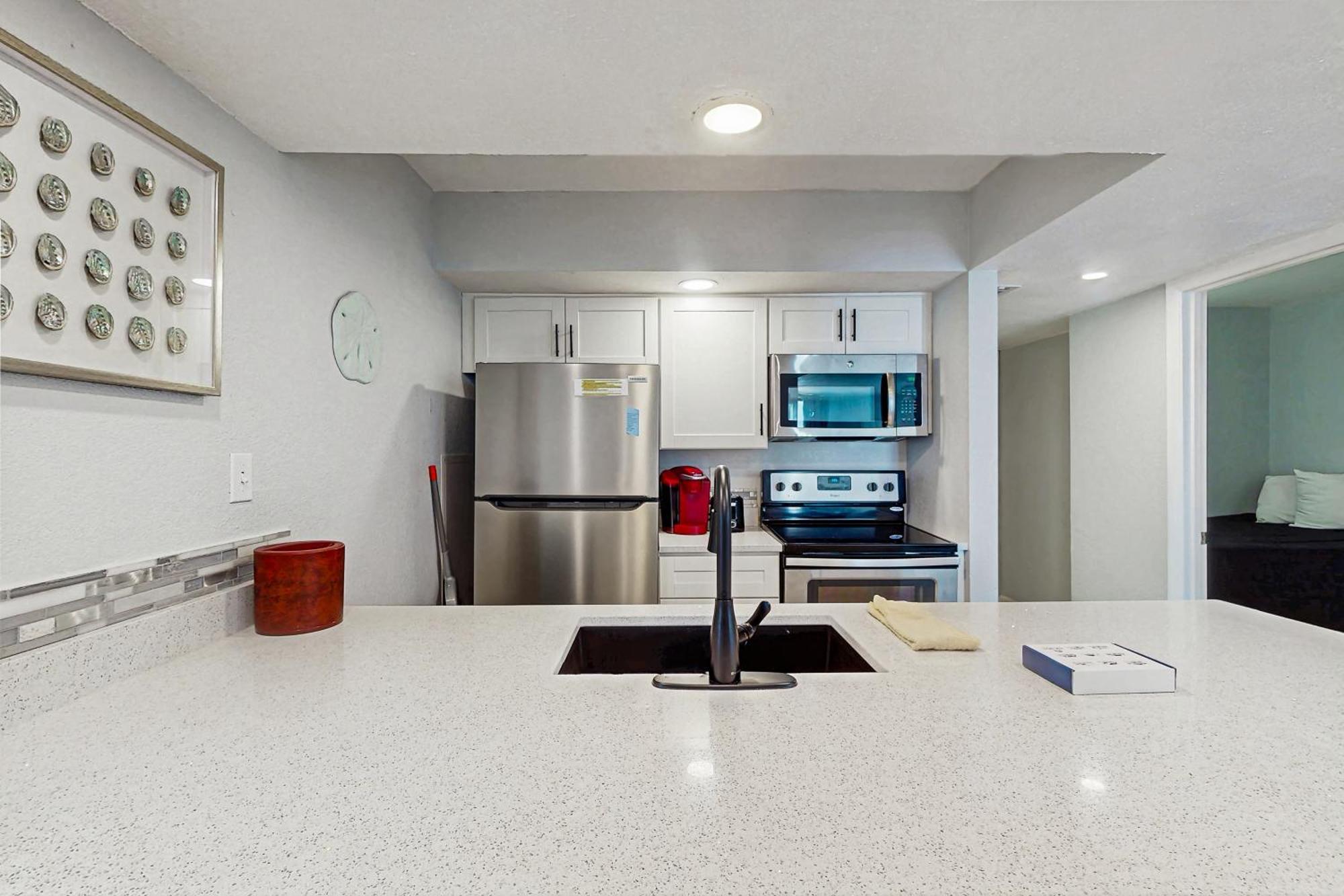 Oceanfront 529 At Sands Ocean Club Apartment *