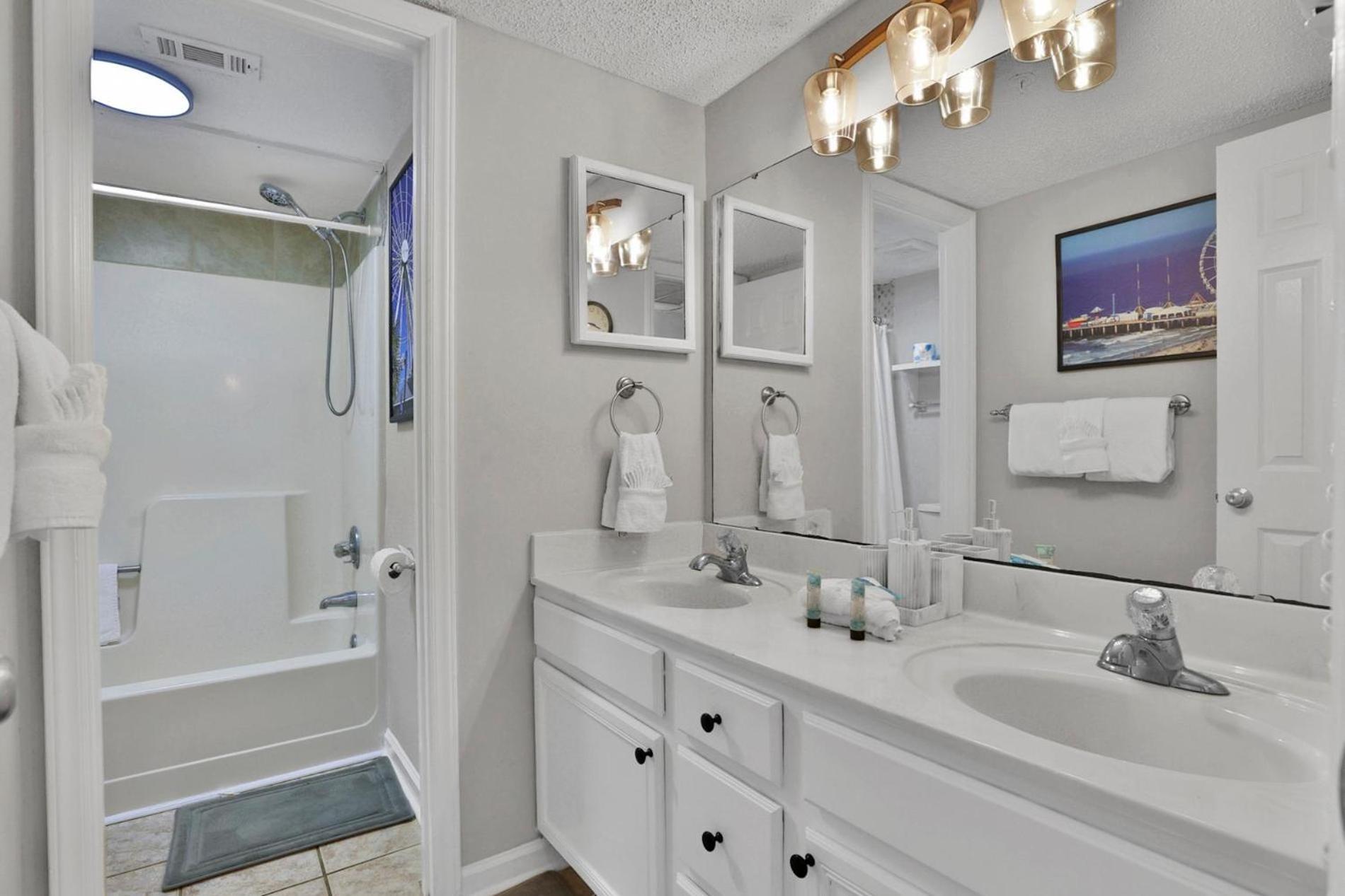 Memorable Sunrises At Meridian Plaza 1 Bedroom Holiday home Myrtle Beach