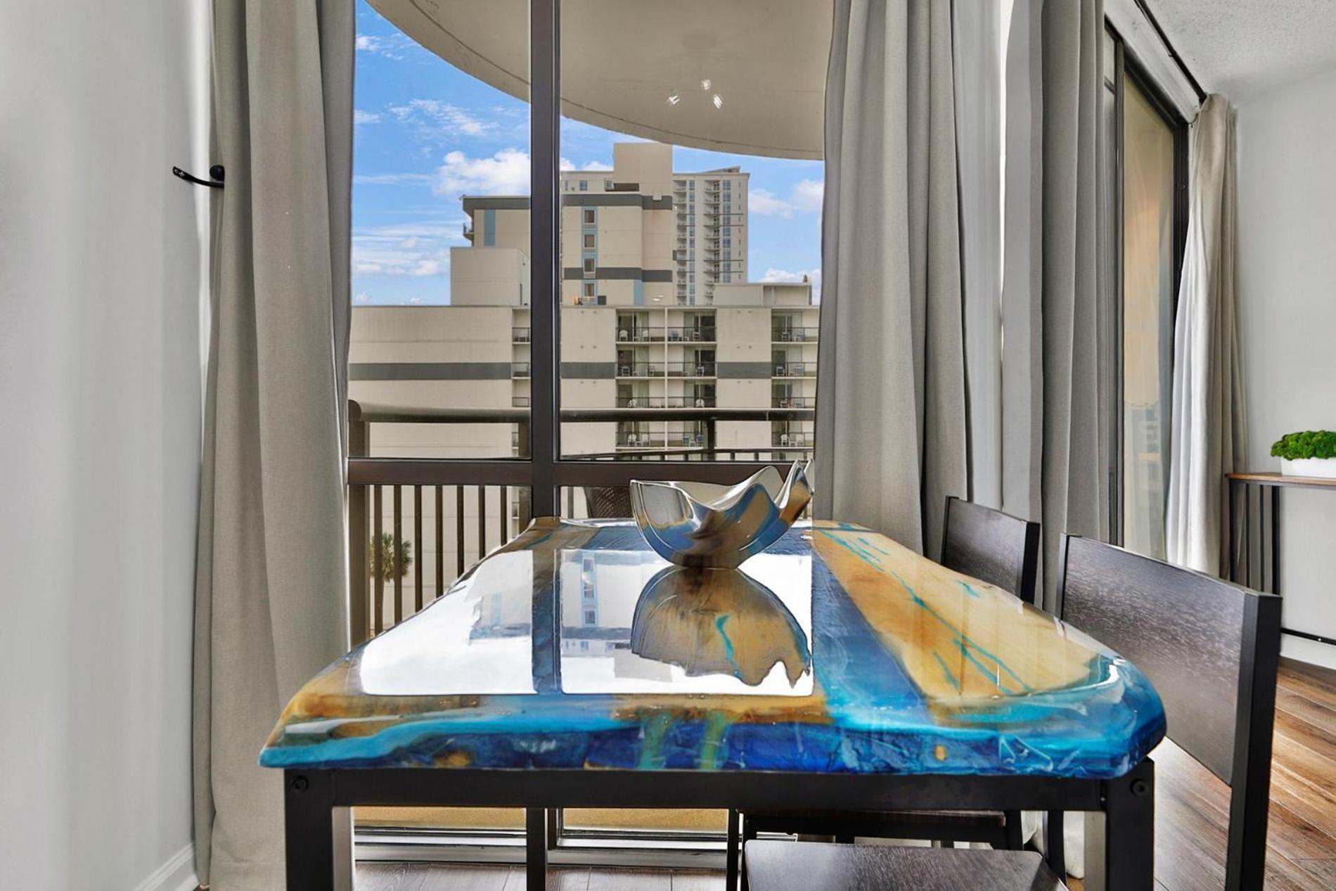 Memorable Sunrises At Meridian Plaza 1 Bedroom Holiday home