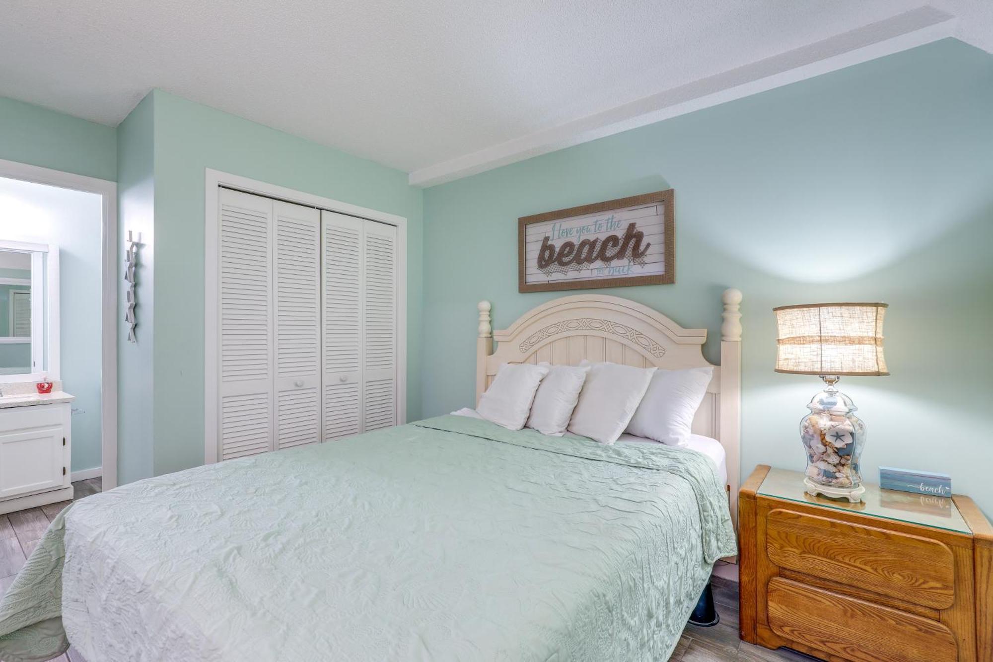 Ocean-view Balcony Myrtle Condo! *