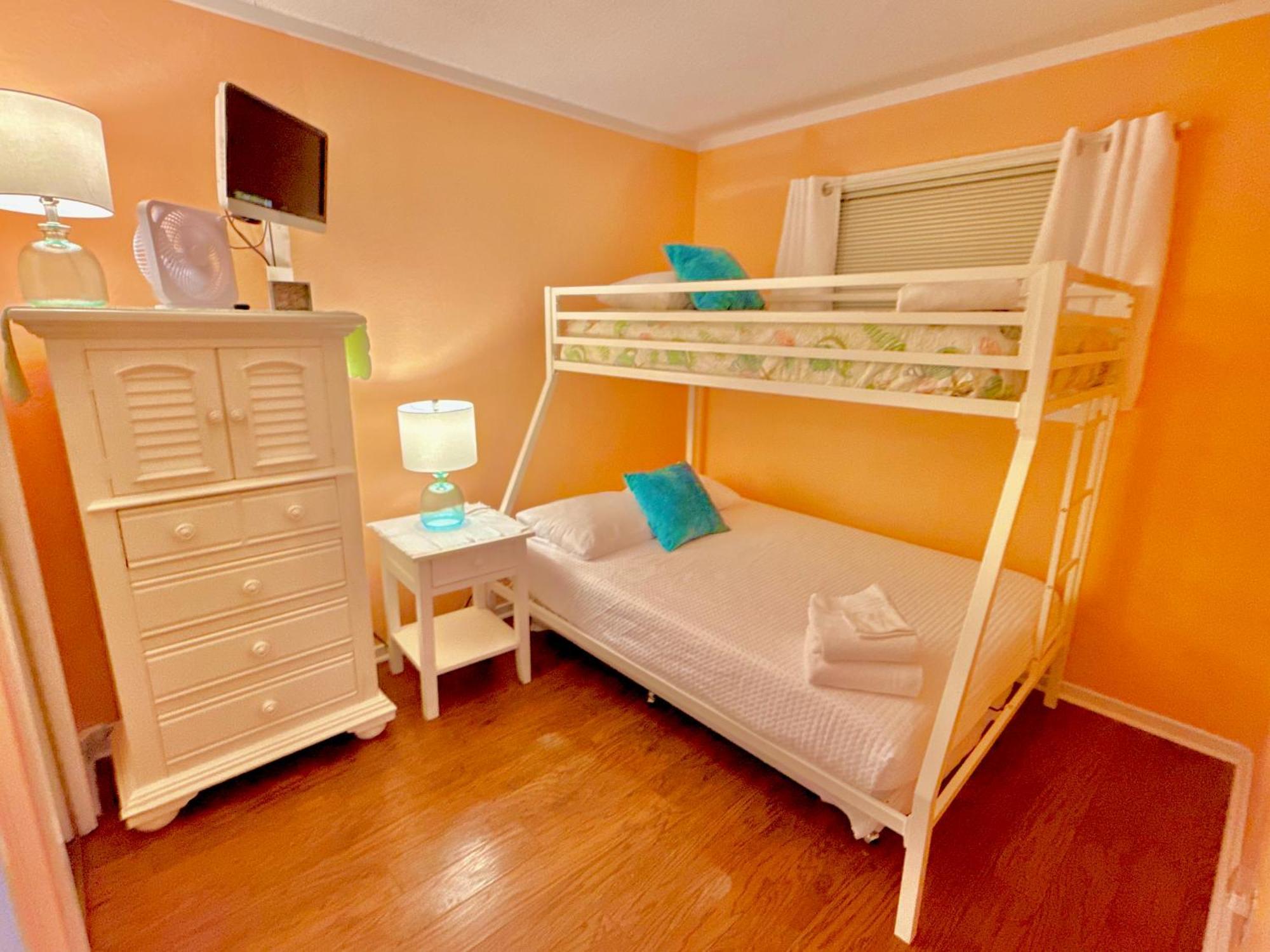 Holiday home Pelican Pad Oceanview Amazing Amenities Included! *