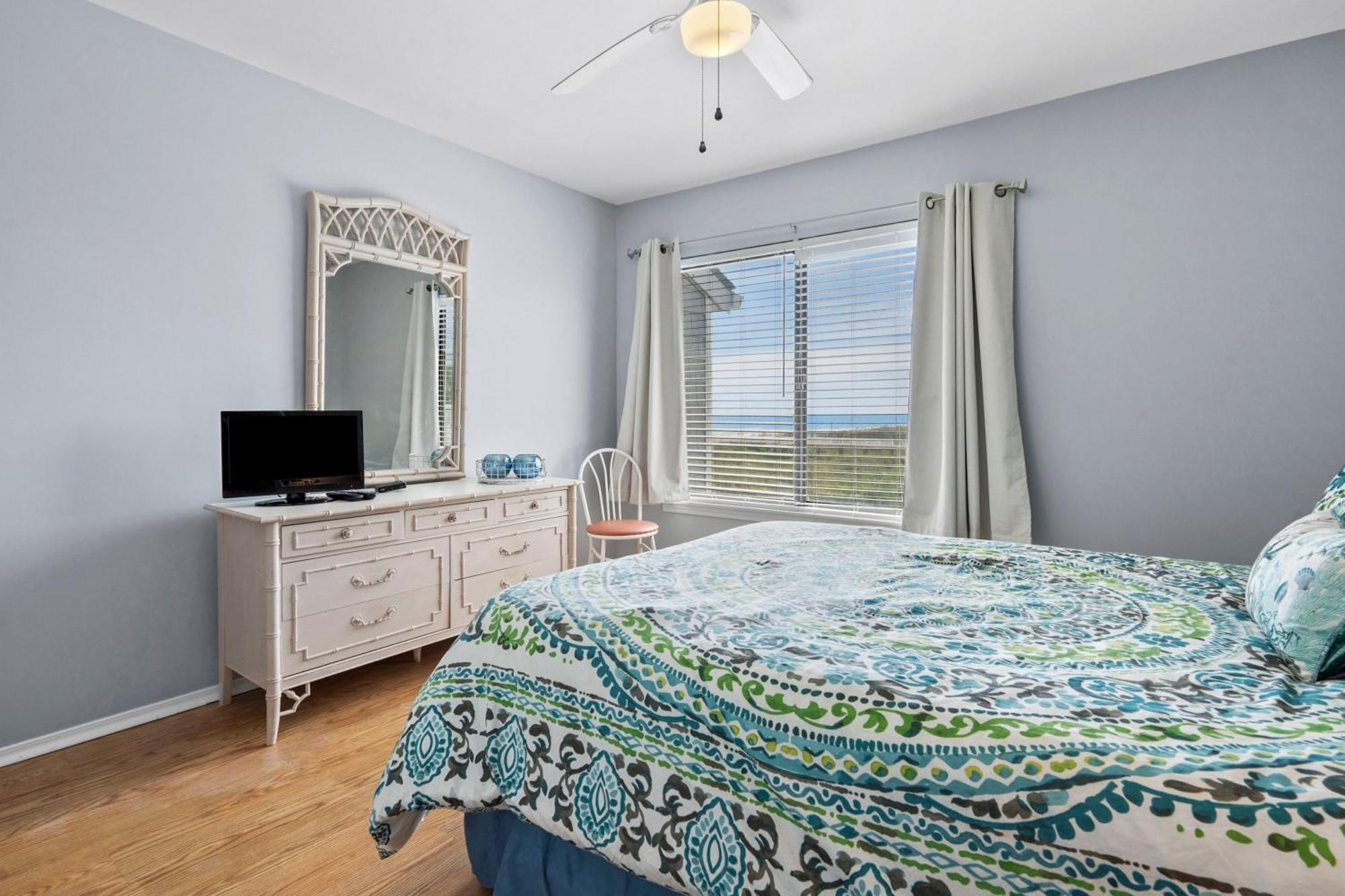 Holiday home Sea Cloisters 303a
