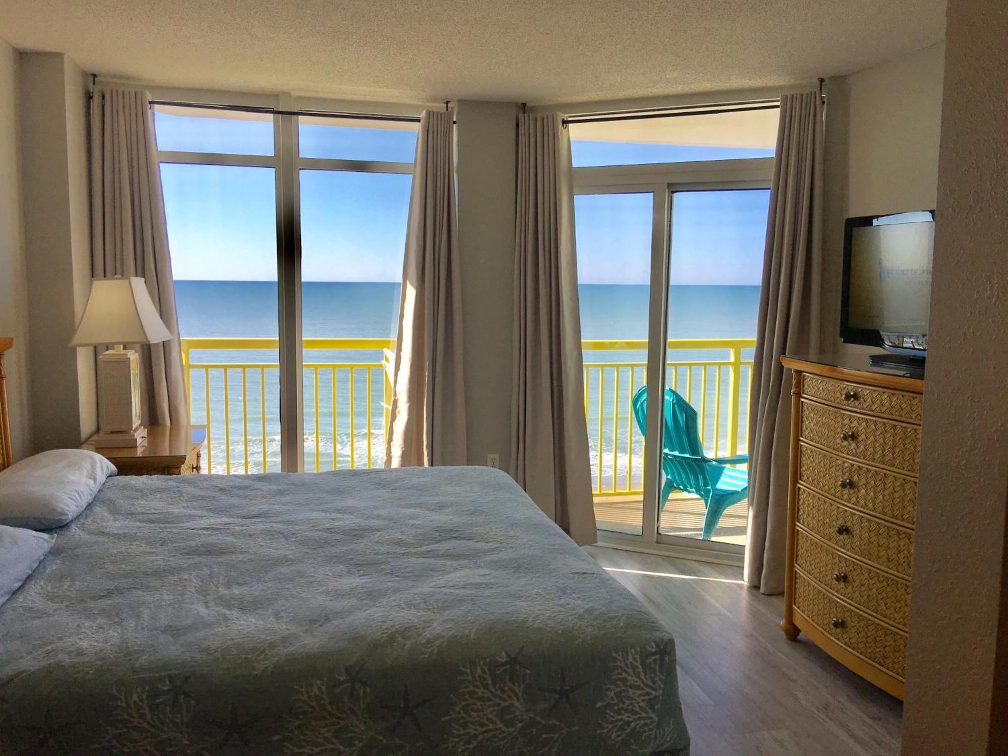 Gorgeous Oceanfront 3 Bedrooms Sleeps Up To10 People - Initial Supply Of Linens Included * Myrtle Beach