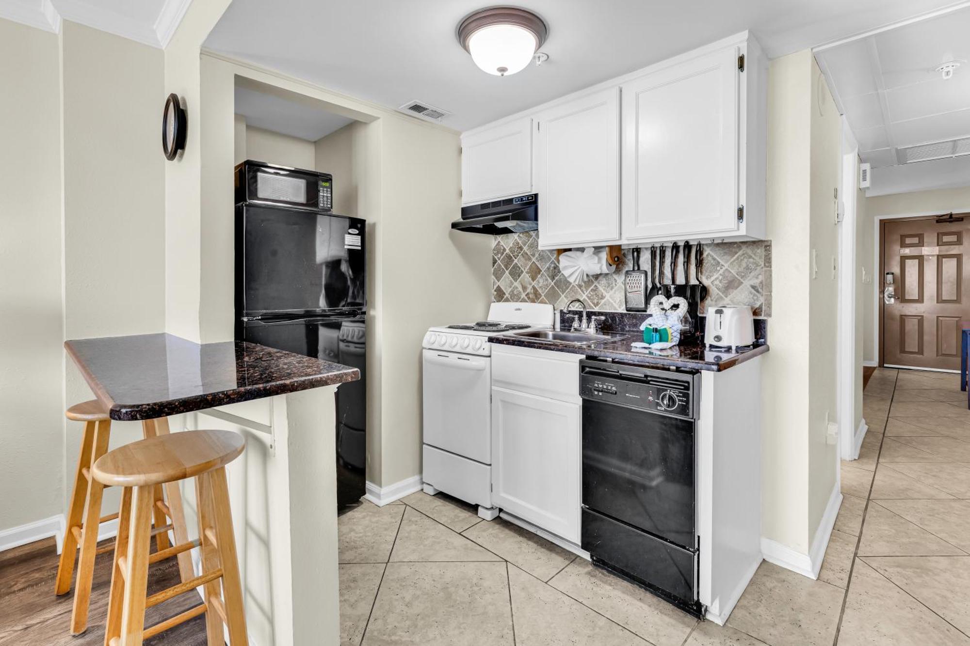 Apartment Oceanfront W Balcony King Bed Meridian Plaza Myrtle Beach