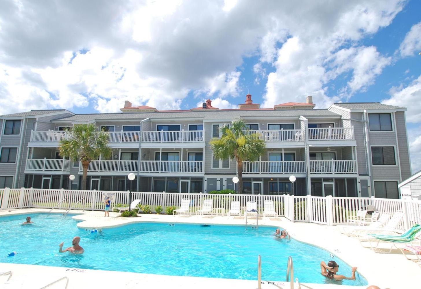 Holiday home Sea Cloisters 305d *