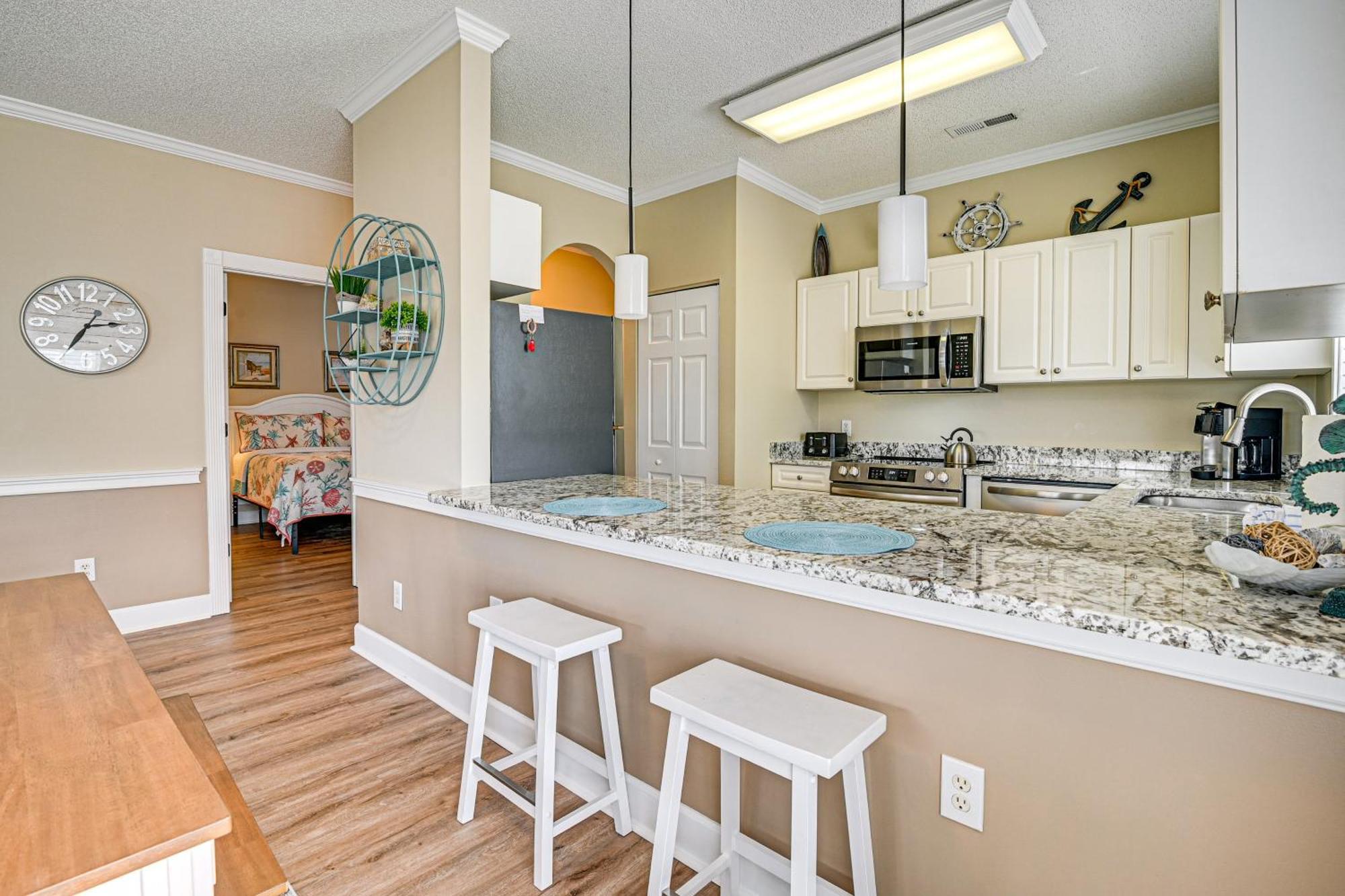 Pet-friendly Myrtle Escape With Pool Views! Apartment *