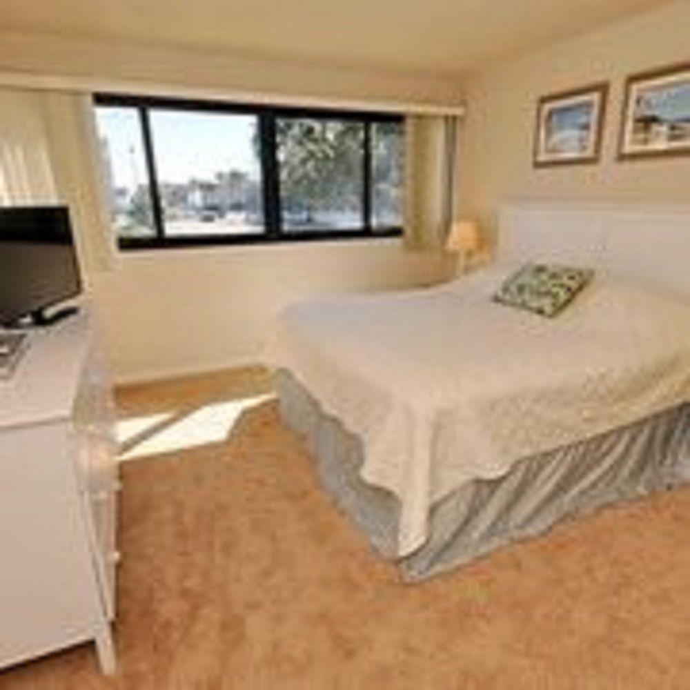 Units At Holiday Towers By Elliott Beach Rentals Hotel Myrtle Beach